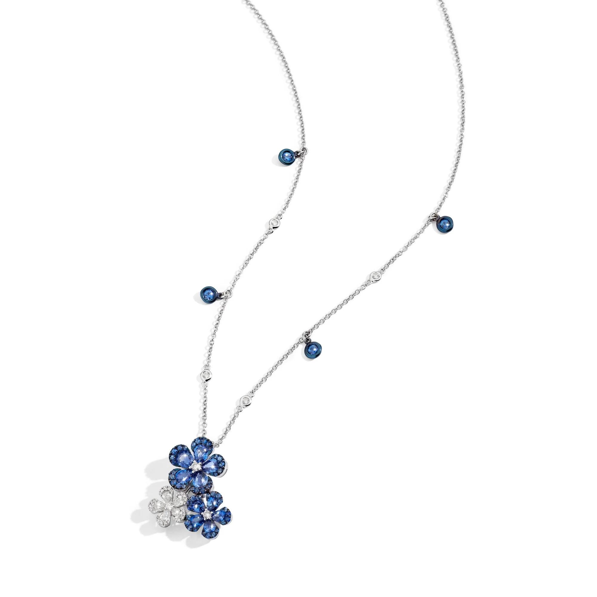 Contemporaneo Collana in oro bianco con diamanti e zaffiri blu in vendita