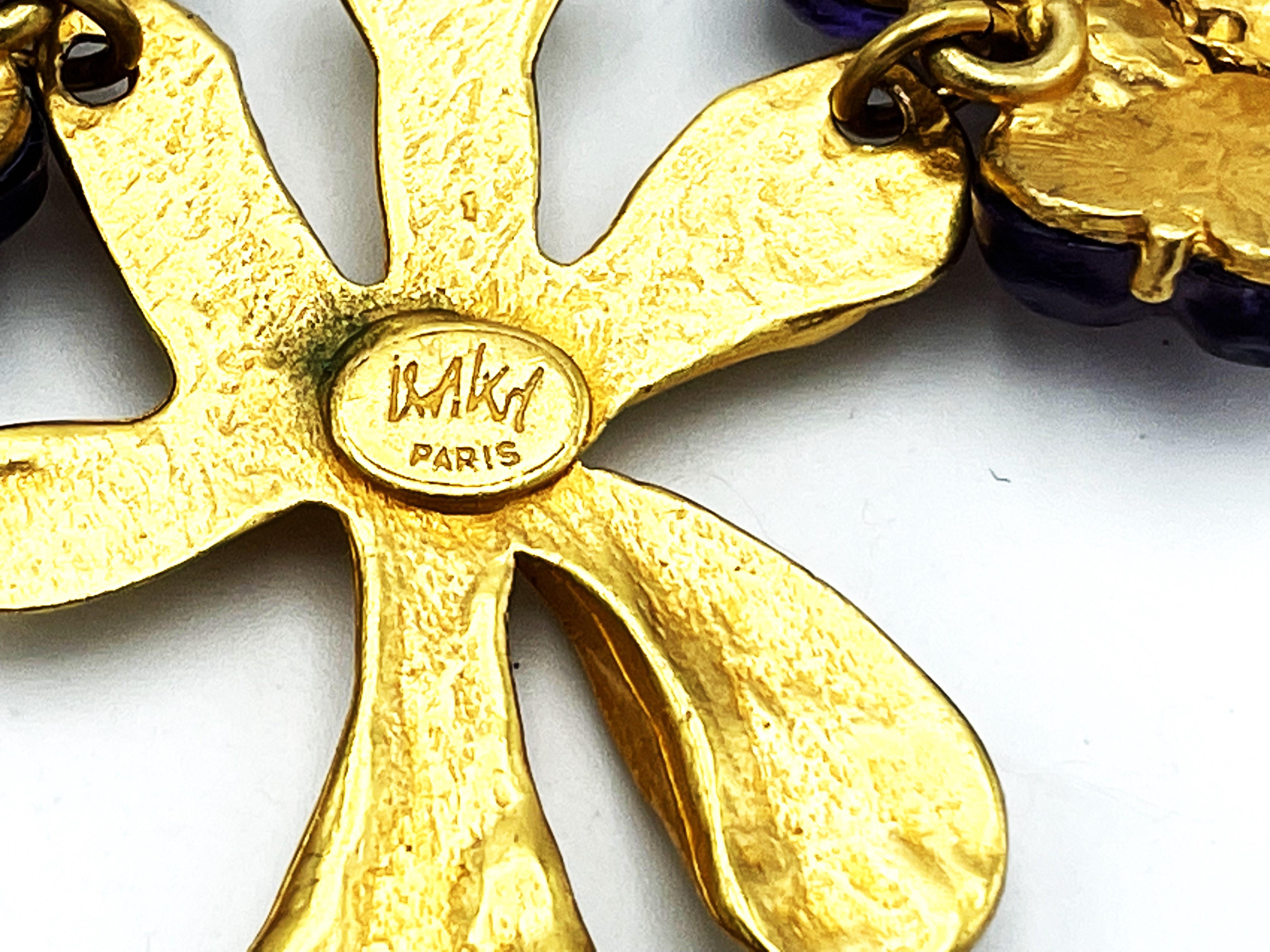 Halskette ISAKI von Jacky Vallet Paris, lila herzförmige Glassteine in Blumenform im Angebot 3