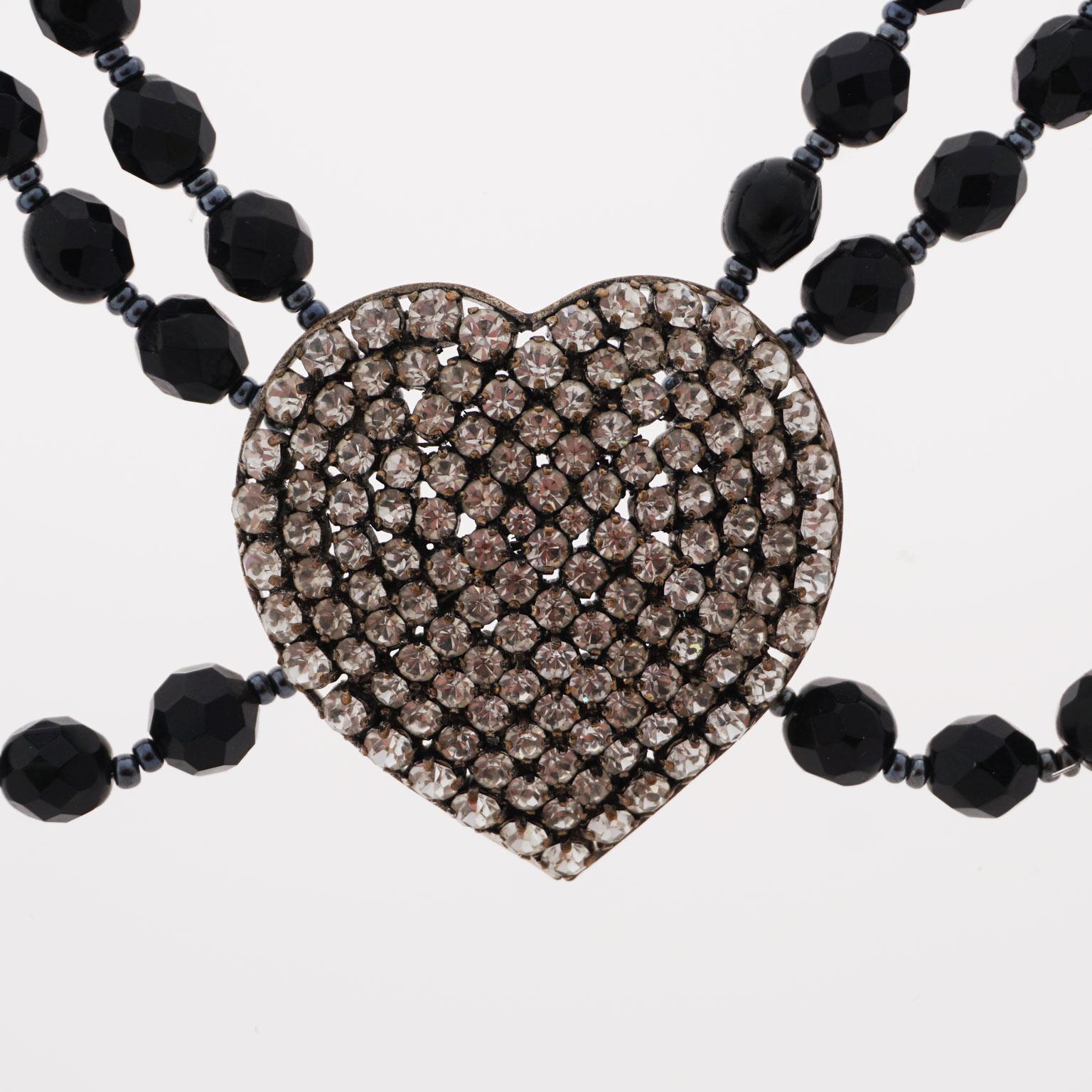Halskette aus Gablonz-Glasperlen mit Strass-Herz aus Strass im Angebot 5
