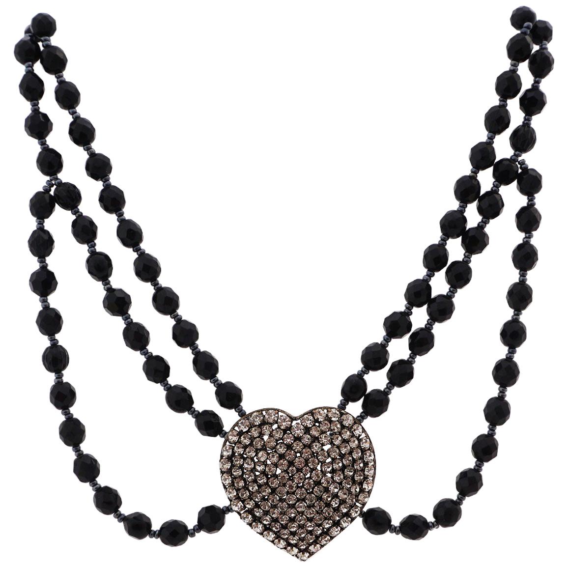 Halskette aus Gablonz-Glasperlen mit Strass-Herz aus Strass