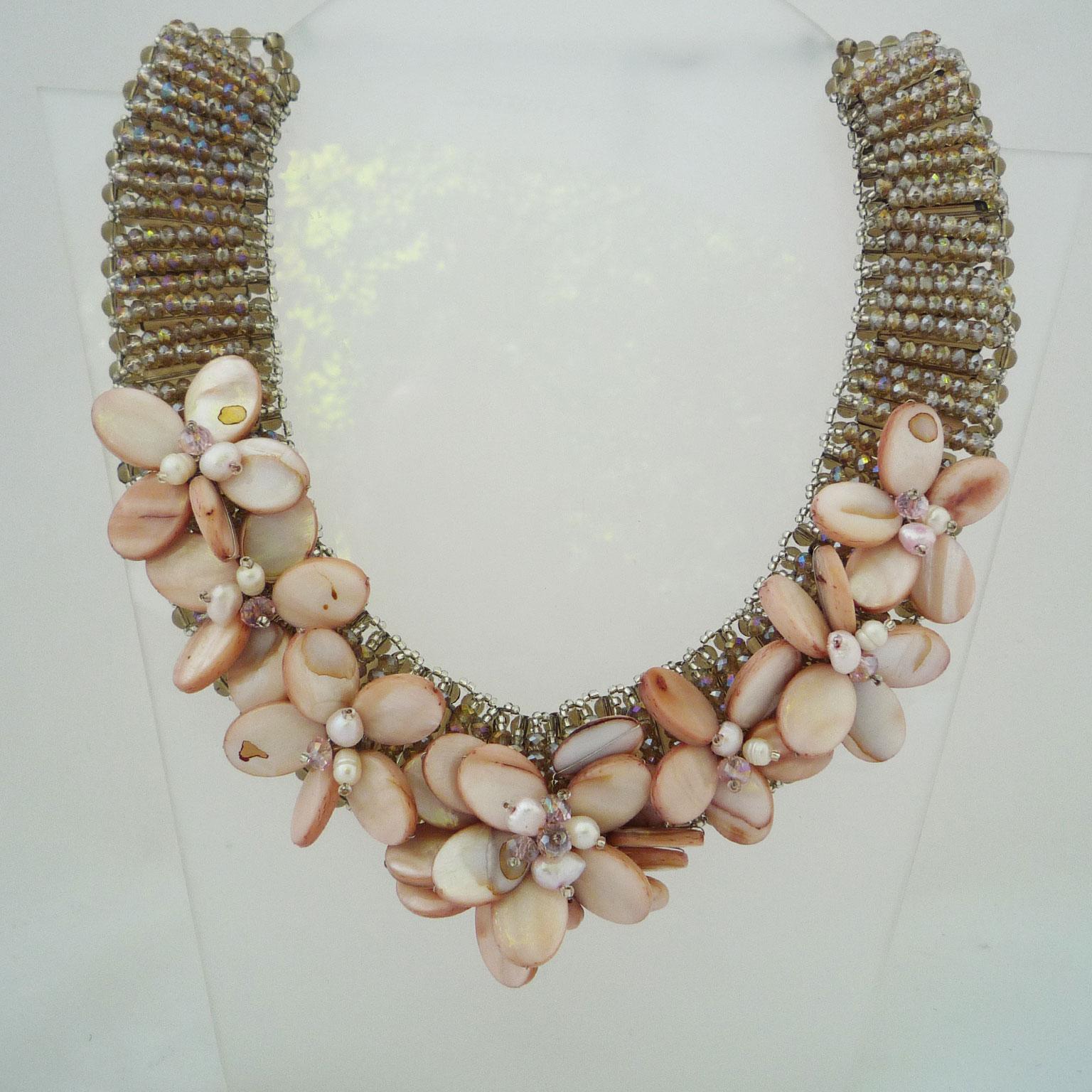 Necklace made of mother-of-pearl, freshwater pearls and Swarovski pearls In Excellent Condition In Berlin, DE