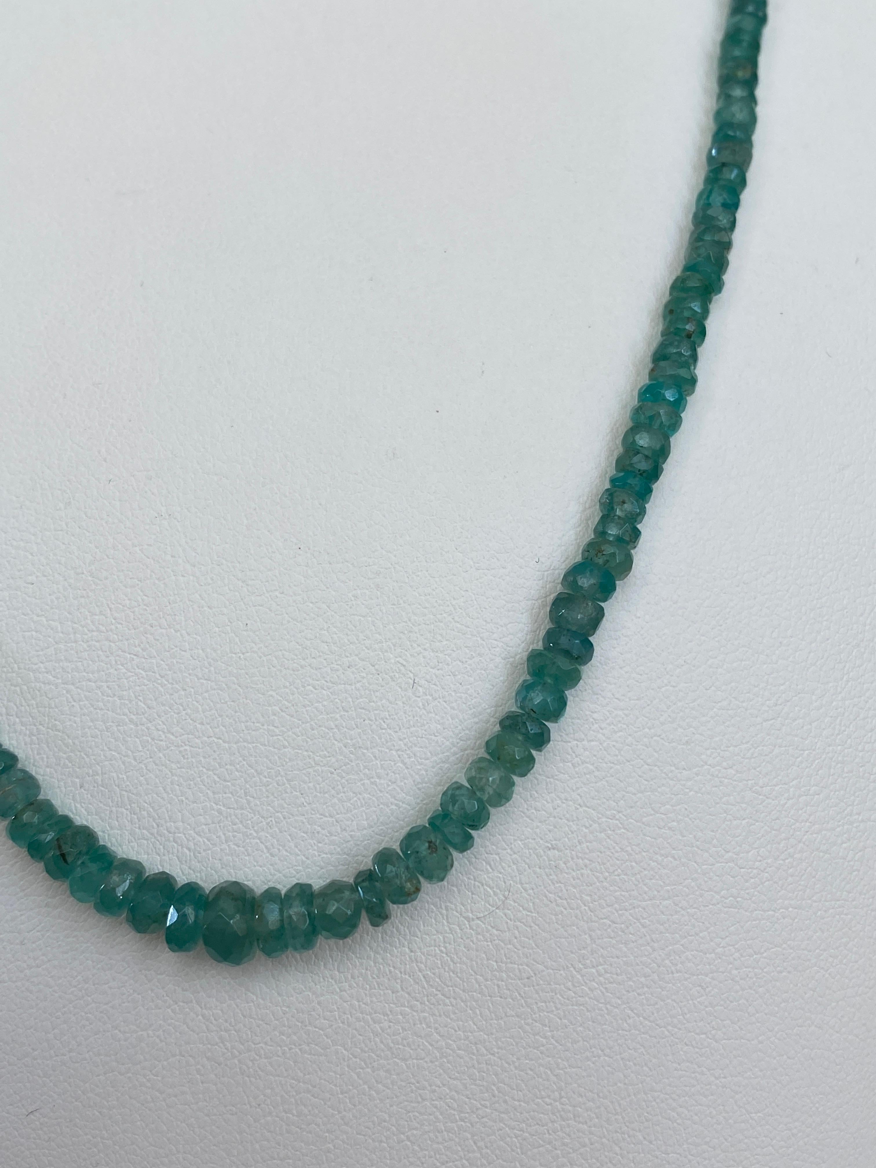 da uomo o donna Collana di smeraldi naturali della Colombia in oro giallo 18 Kt in vendita