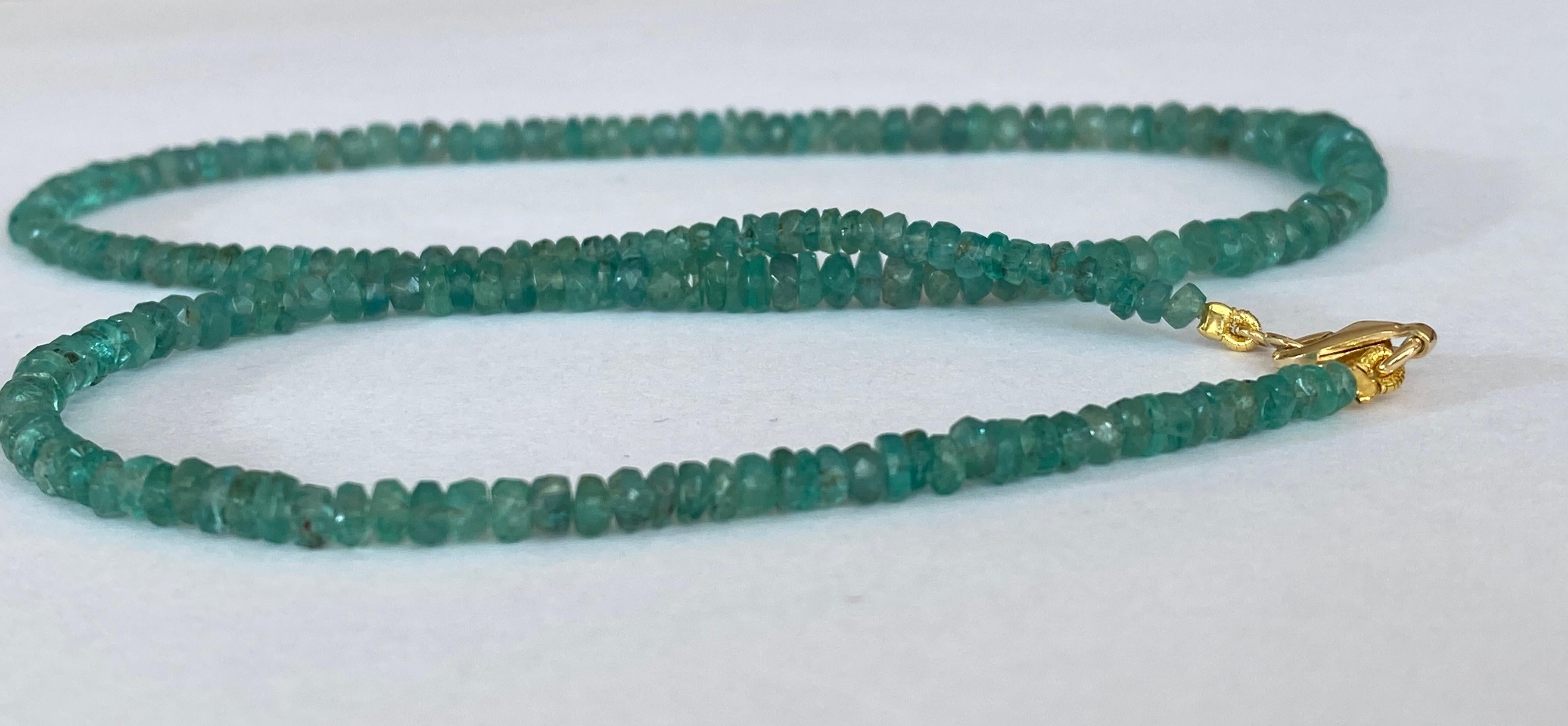 Collana di smeraldi naturali della Colombia in oro giallo 18 Kt in vendita 1