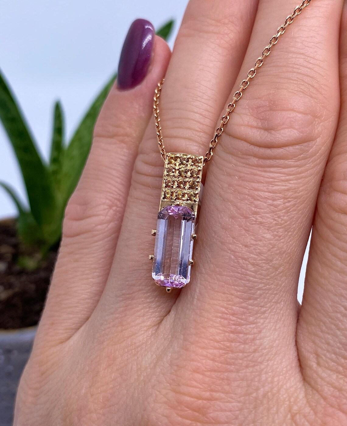 Necklace Natural Kunzite from Pakistan and African Yellow Sapphires 14K Gold. In New Condition For Sale In Daugavpils, LV