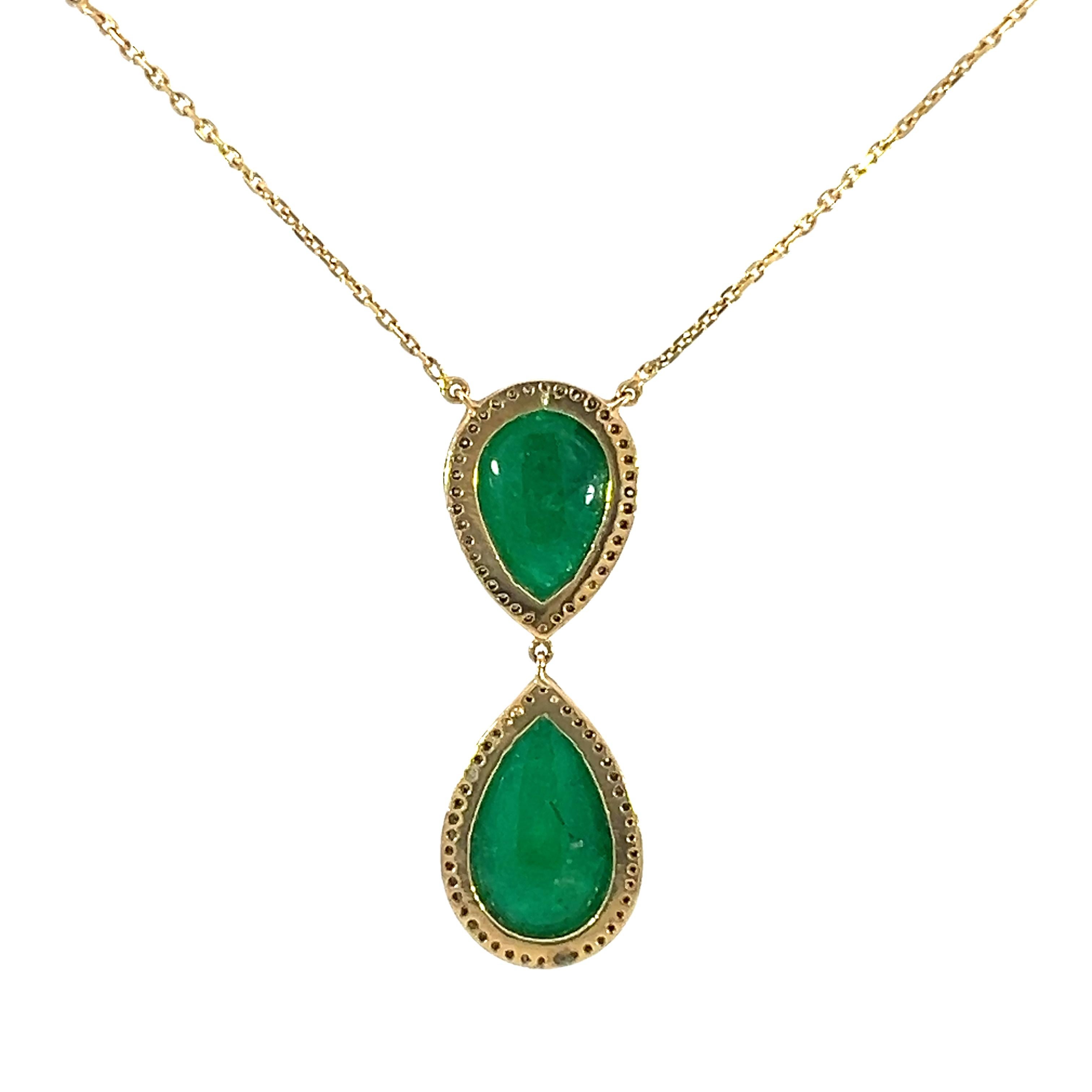 Collier d'émeraude naturelle et de diamant 14Kt YG. Pour femmes en vente