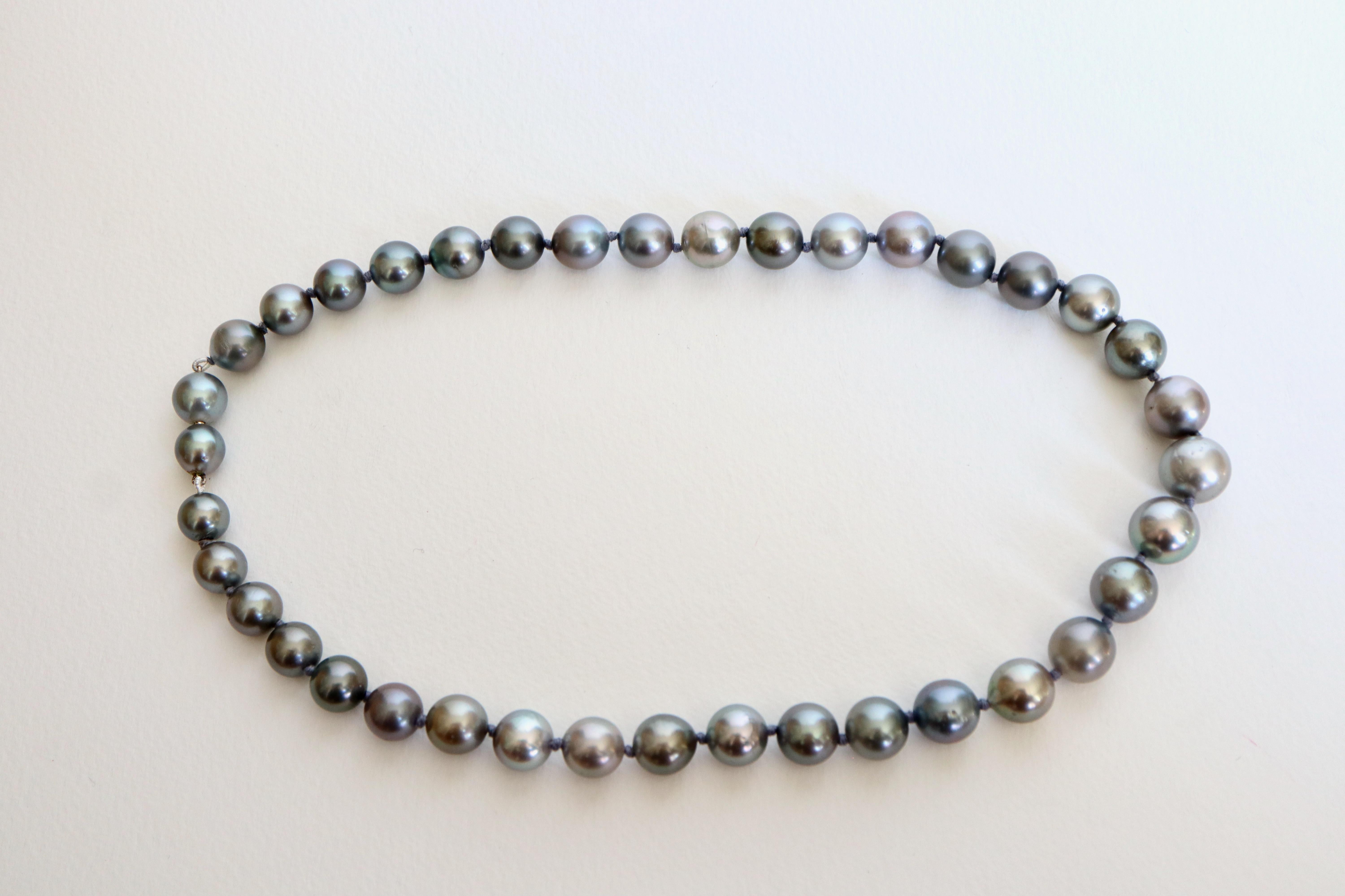 Collana di perle coltivate grigie da 9 mm a 13 mm in vendita 1