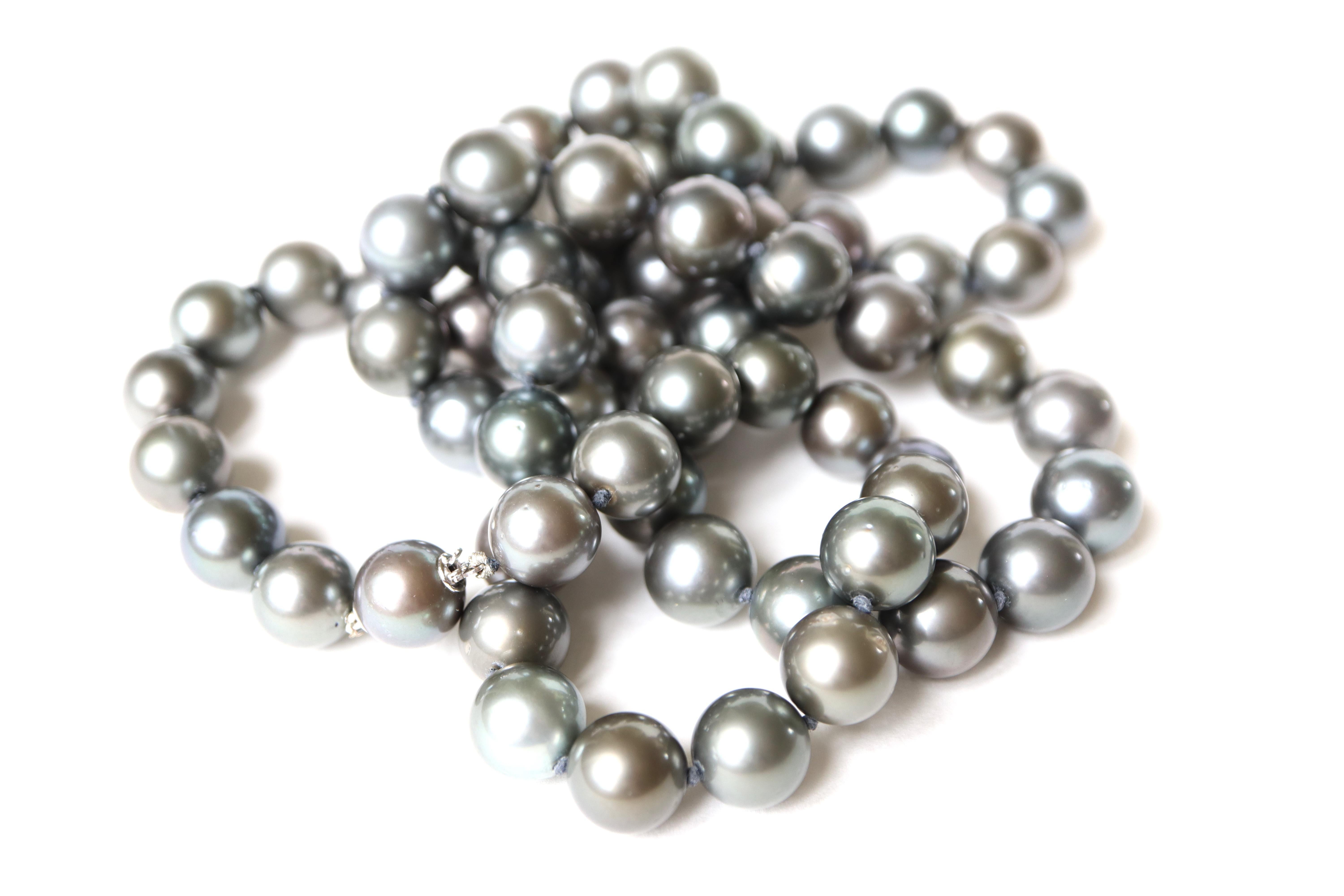 Very Long Necklace of Cultured Grey Pearls 12mm For Sale 2