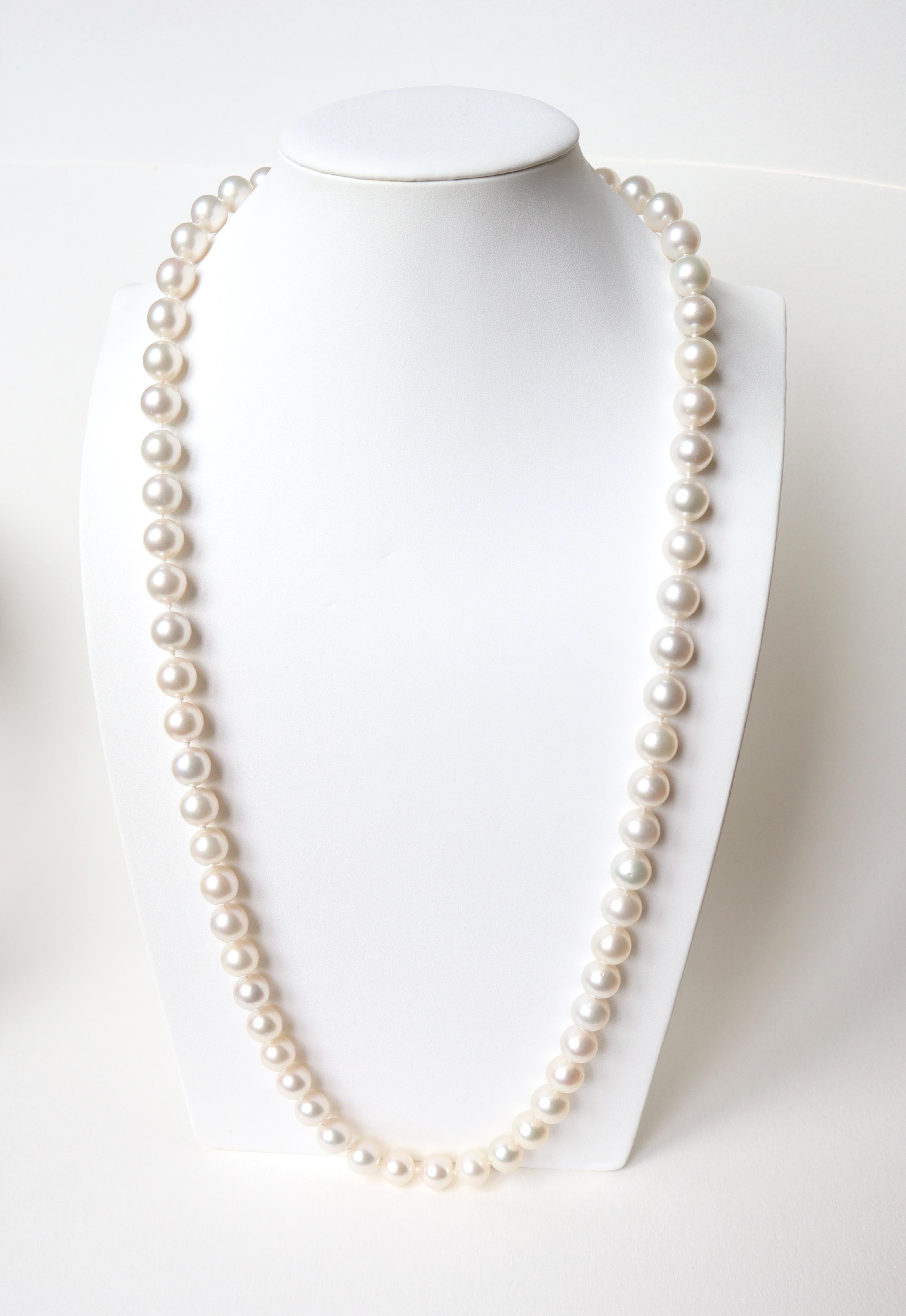 Necklace of natural white cultured Pearls. 65 non treated Pearls Diameter 12-13 mm
Length 84cm 
Invisible  18 kt White Gold clasp
Gross weight: 184.7g