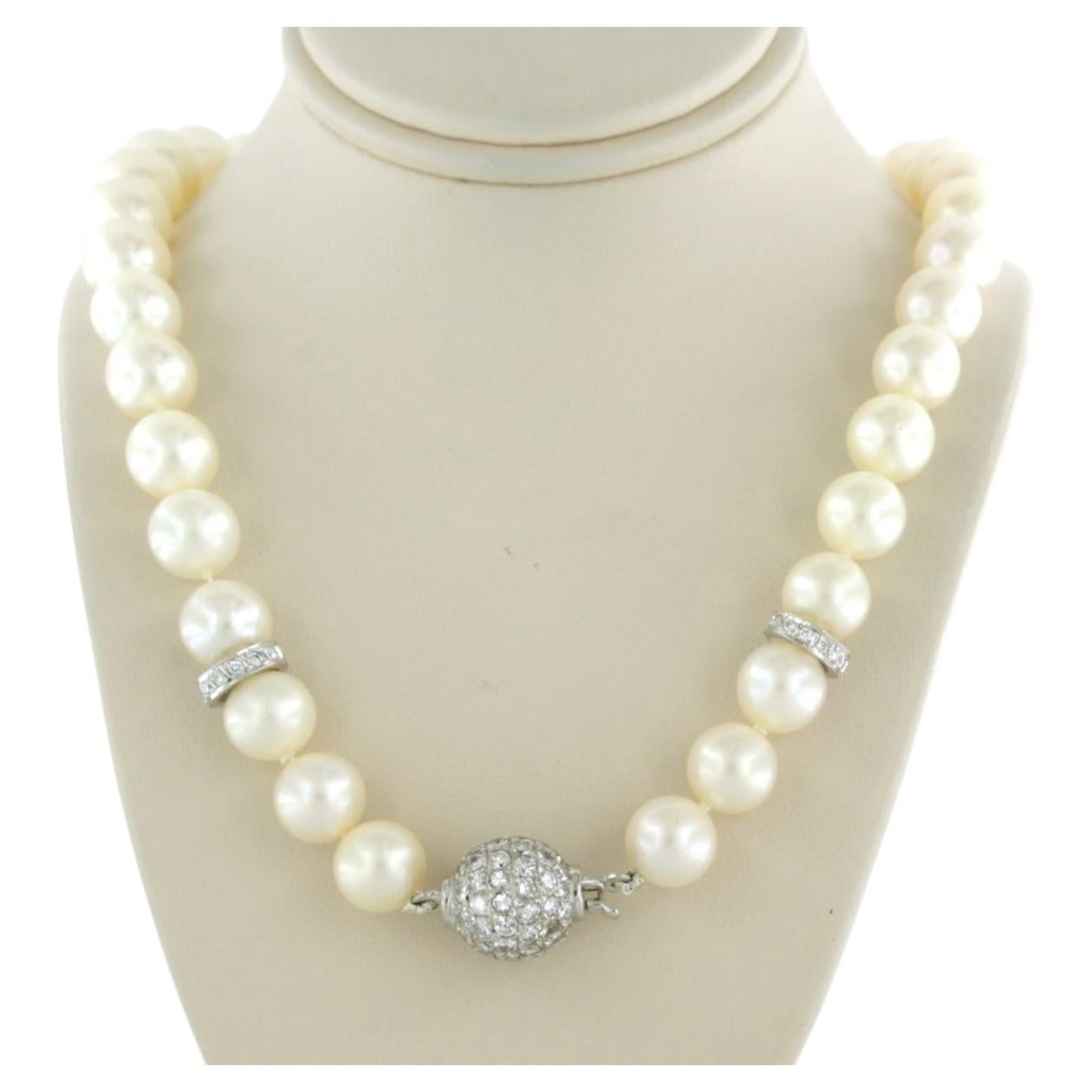 Collier de perles en or 18k avec diamant taille brillant jusqu'à 2.20ct 46.8 gr