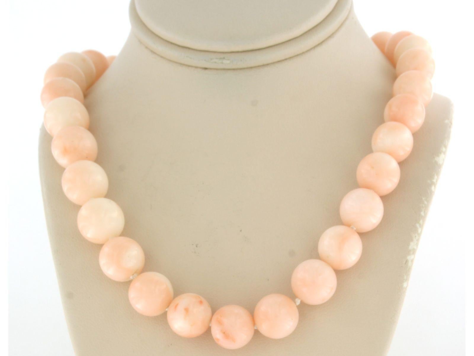 Moderno Necklace of pink opal beads with 14k gold lock with diamonds up to 2.10ct in vendita