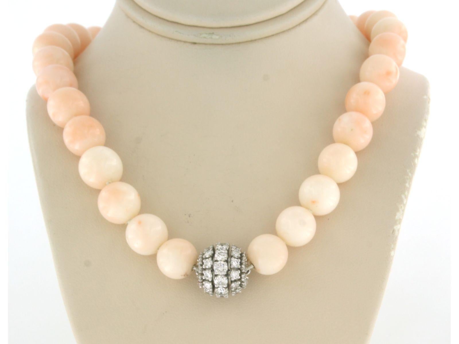 Necklace of pink opal beads with 14k gold lock with diamonds up to 2.10ct in vendita 2