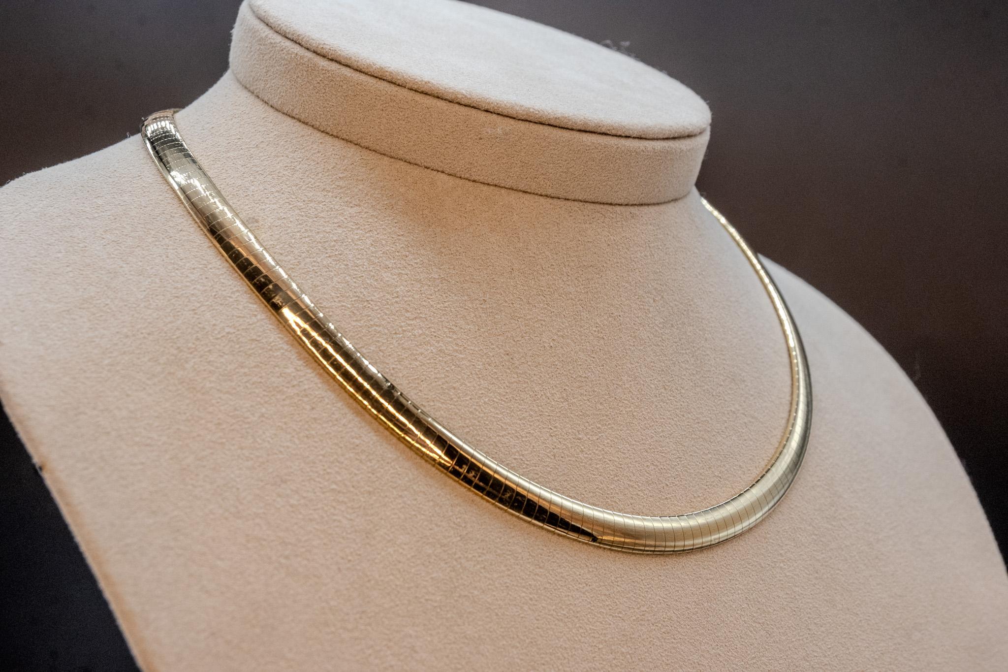 Necklace Omega Mesh 18 Carat Gold For Sale 5