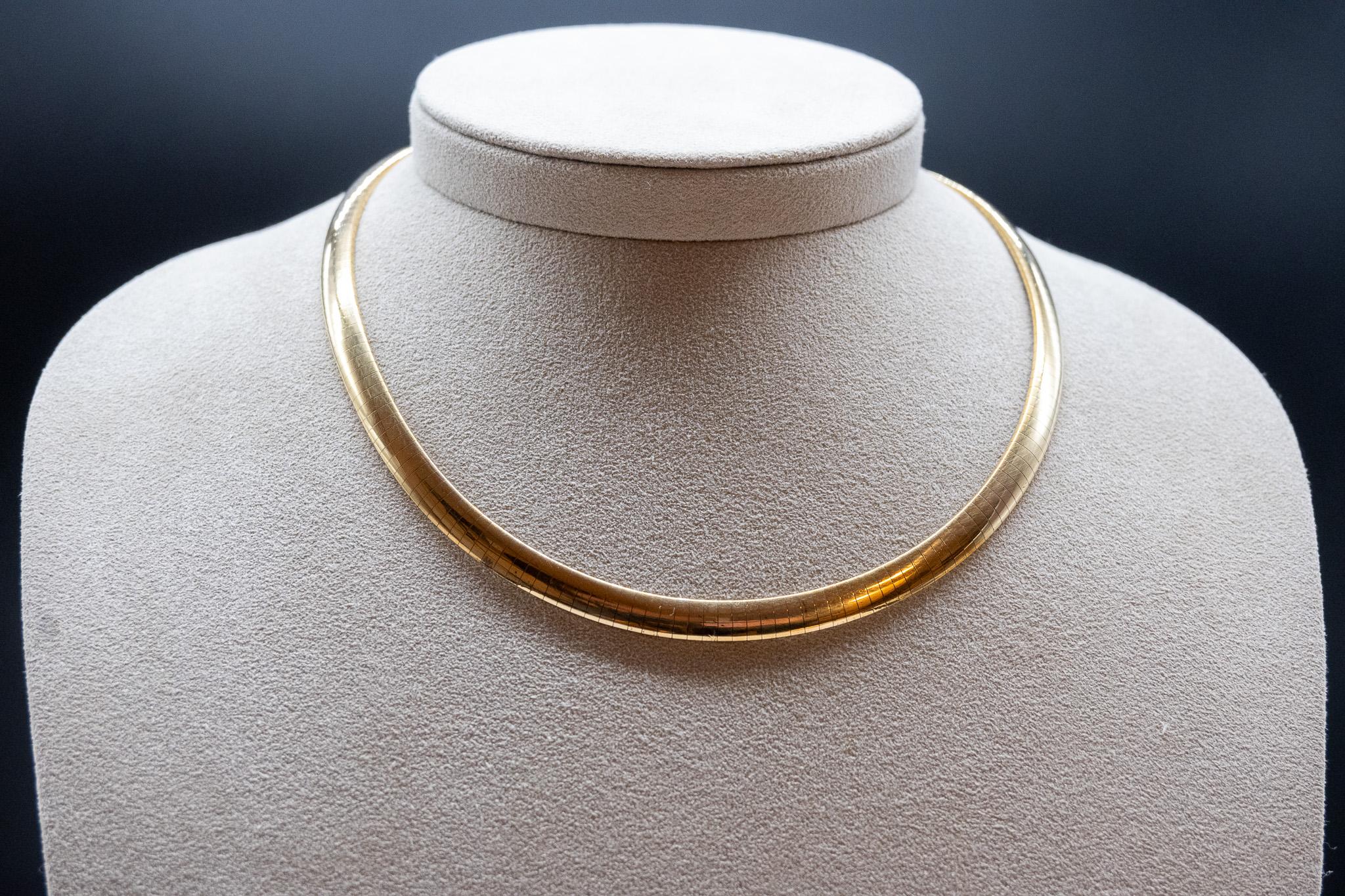 Modern Necklace Omega Mesh 18 Carat Gold For Sale