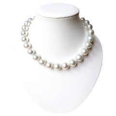 Collier de grandes perles des mers du Sud de 15 mm à 13 mm en or blanc 18 carats 
