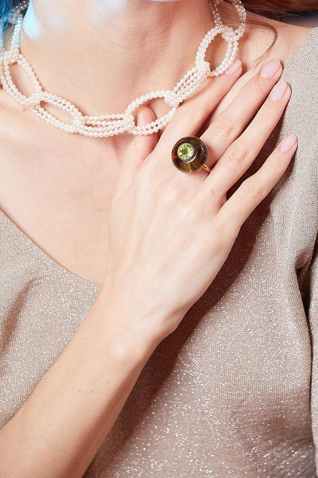 Perlenbesetzte Chocker Mehrstrang-Halskette Weiß Perle und Goldkette 18K für Damen oder Herren im Angebot