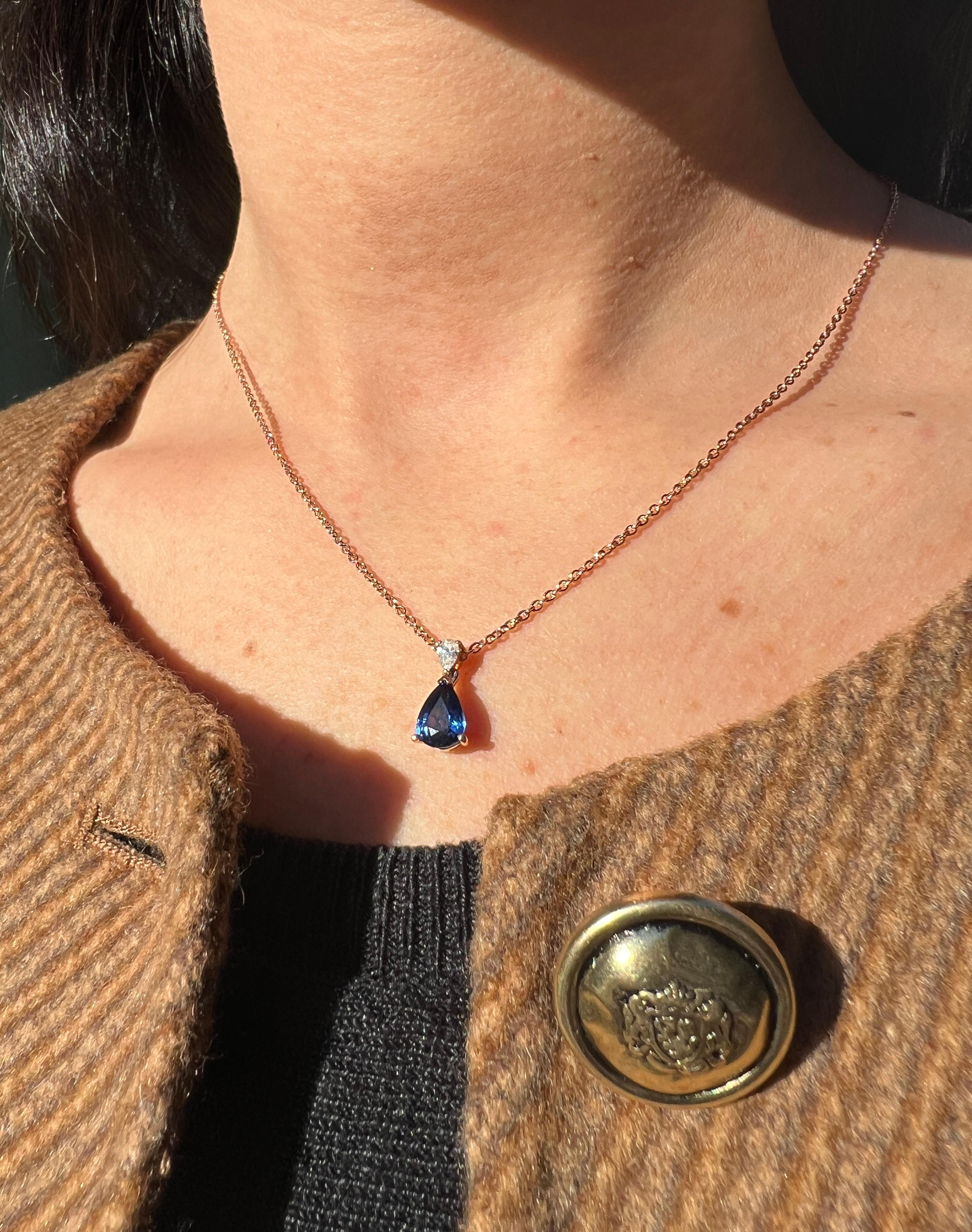 Contemporary Necklace Saphir Vivid Blue, Diamond, Rose Gold 18 Carats For Sale