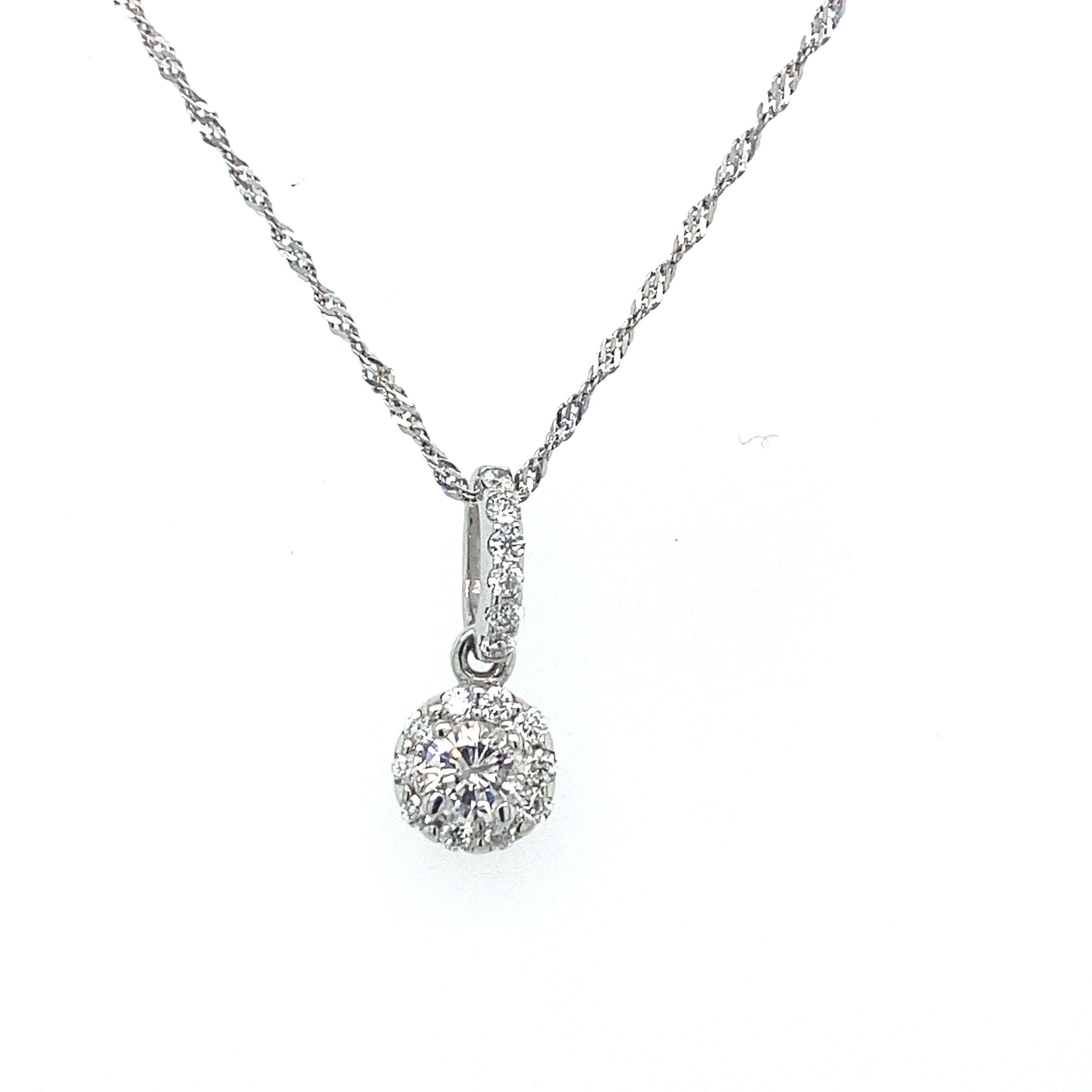 Necklace Set with 0.30ct Natural Round Brilliant Cut Diamonds in 18ct White Gold In New Condition For Sale In London, GB