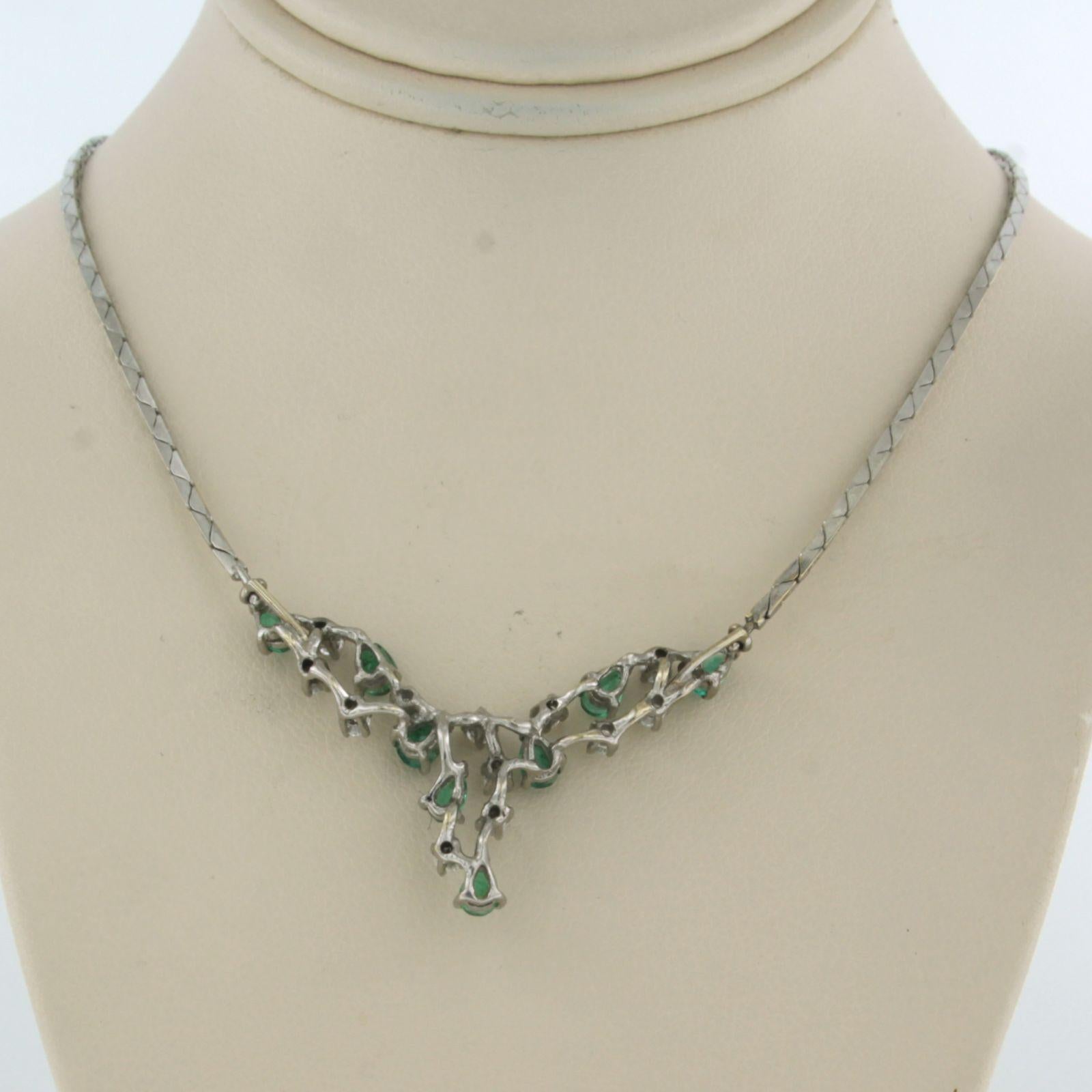 Necklace set with emerald and diamonds 18k white gold For Sale 1