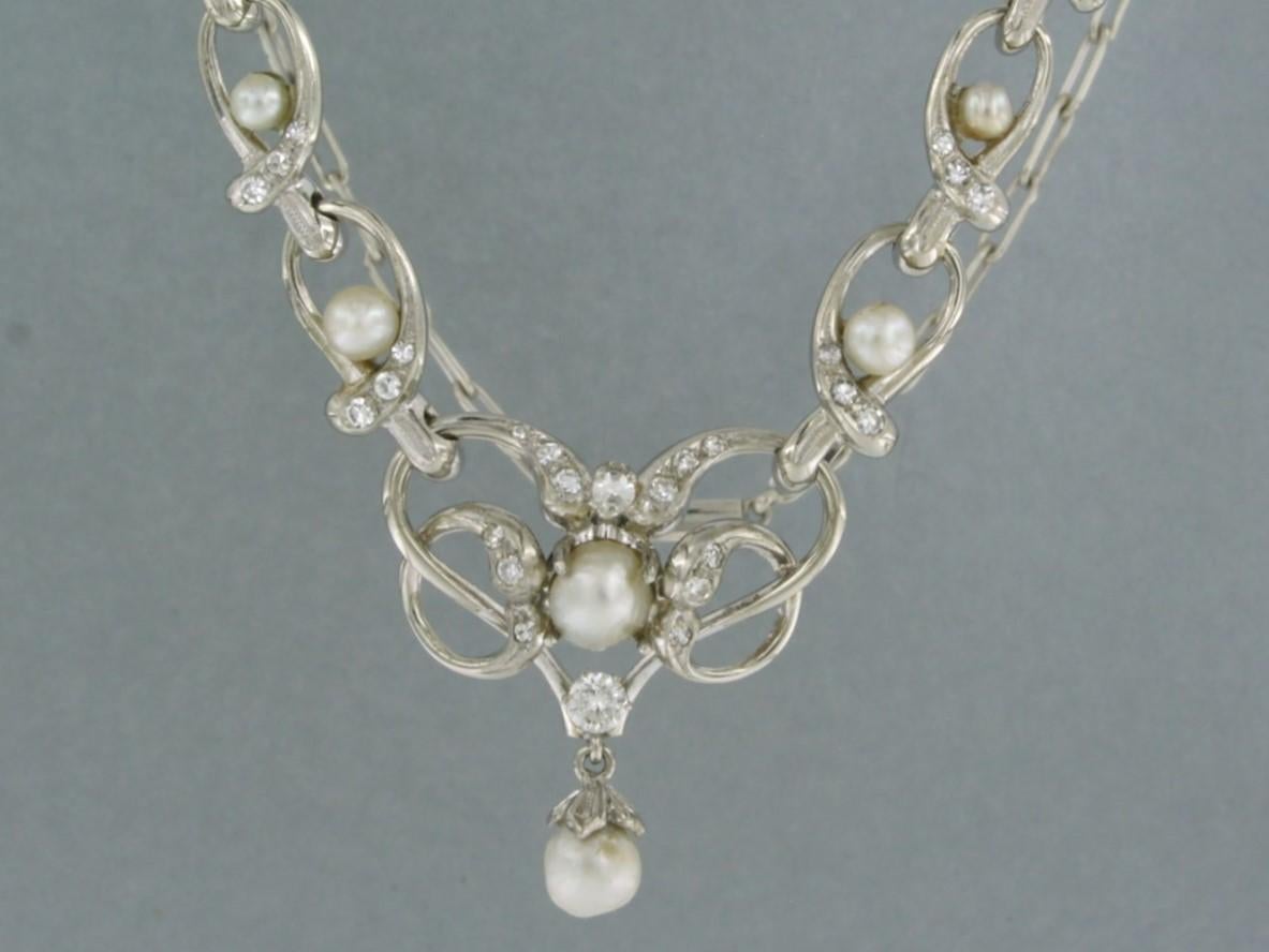 Collier serti de perles et de diamants en or blanc 14 carats Bon état - En vente à The Hague, ZH