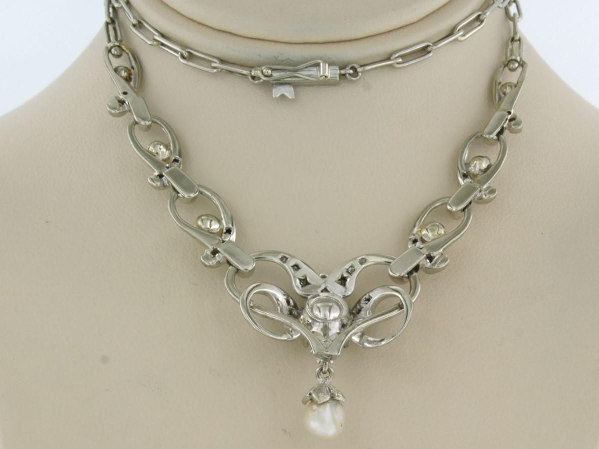 Collier serti de perles et de diamants en or blanc 14 carats en vente 1