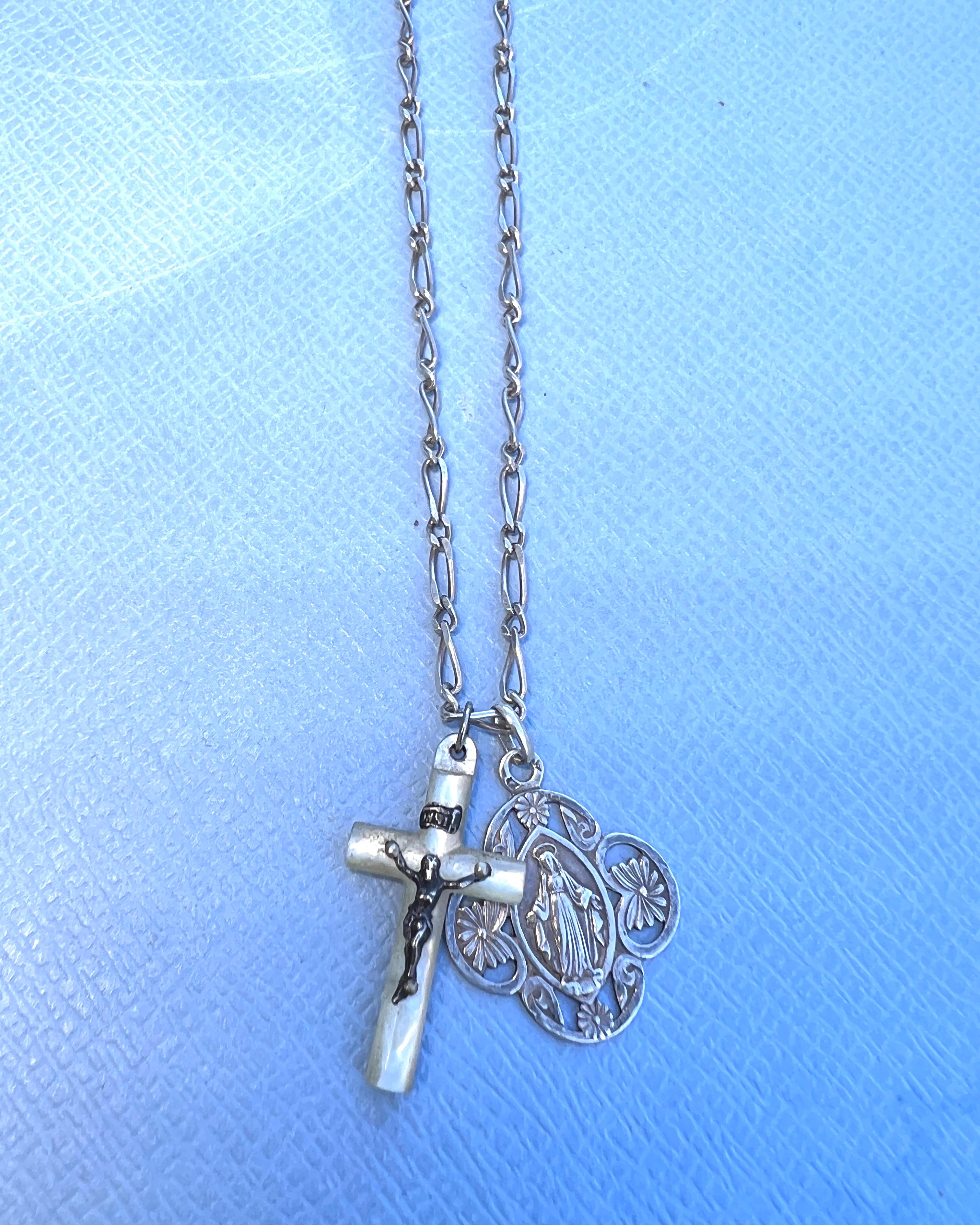 Halskette Silber Perlmutt Kruzifix Vintage By im Angebot 7