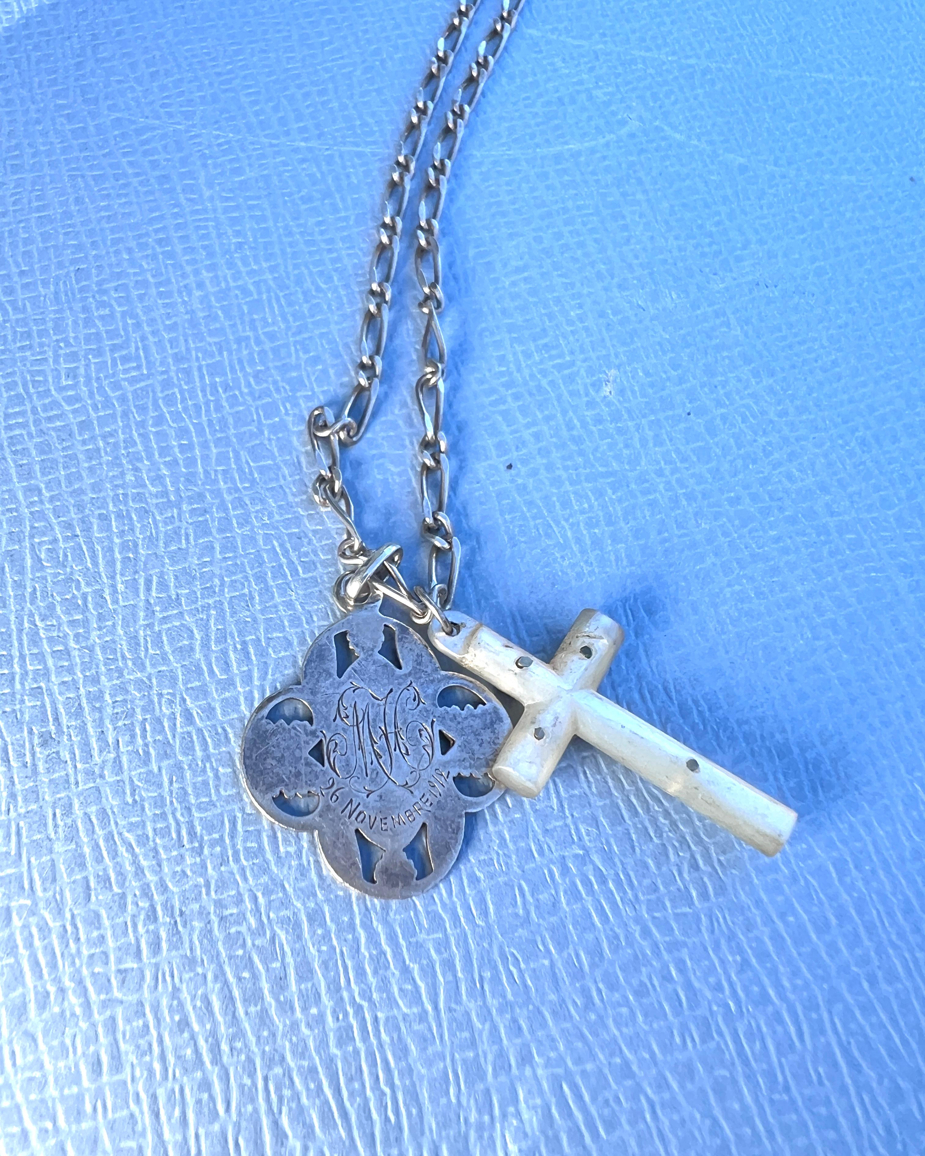 Halskette Silber Perlmutt Kruzifix Vintage By im Angebot 14