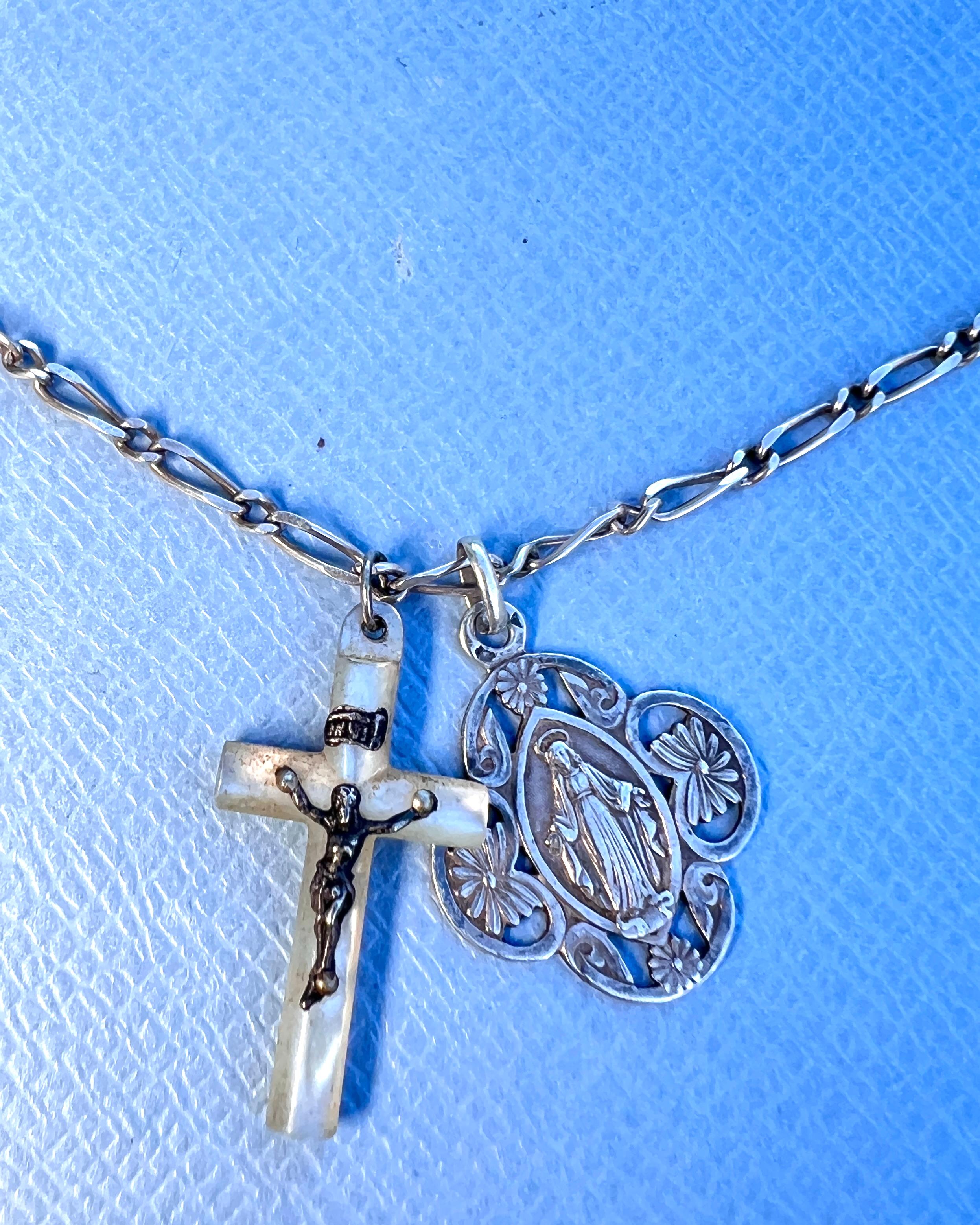 Halskette Silber Perlmutt Kruzifix Vintage By im Angebot 2