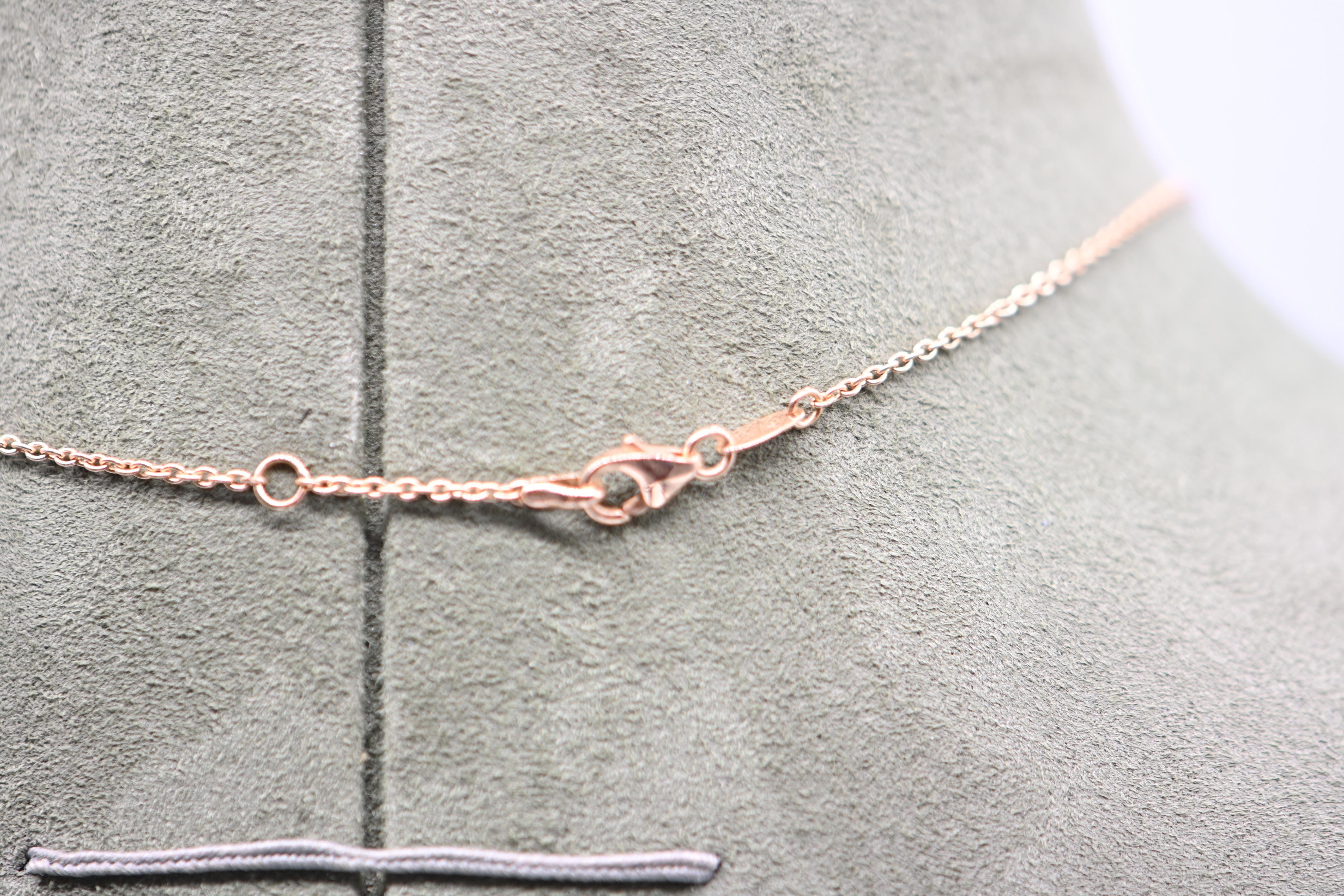 Collier solitaire en or rose 18 carats en vente 1