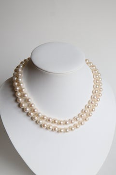 Necklace Two Rows of Pearls with 18 Carat Yellow Gold Clasp