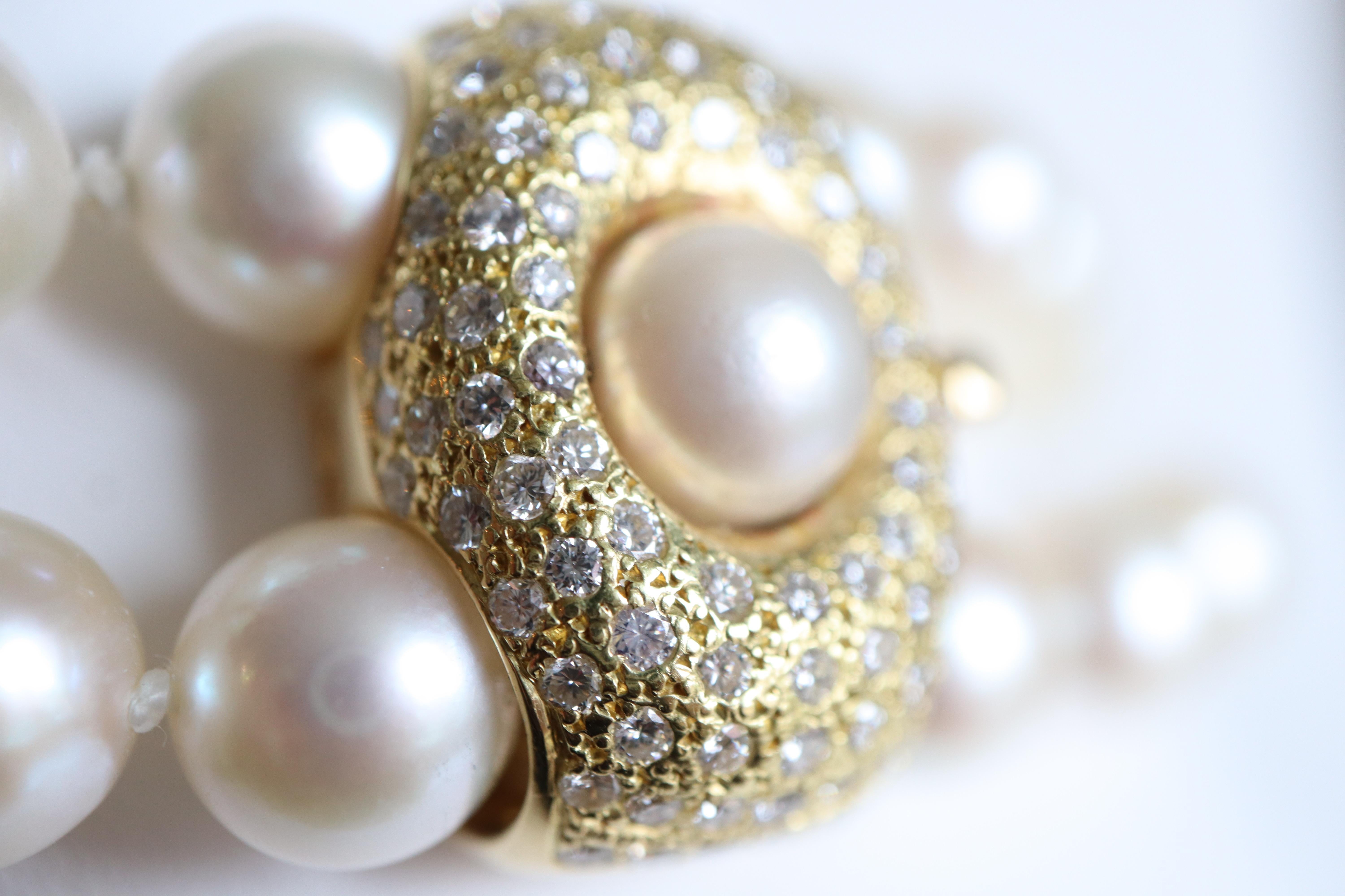 Halskette mit zwei Perlenreihen und Verschluss aus 18 Karat Gelbgold im Angebot 1