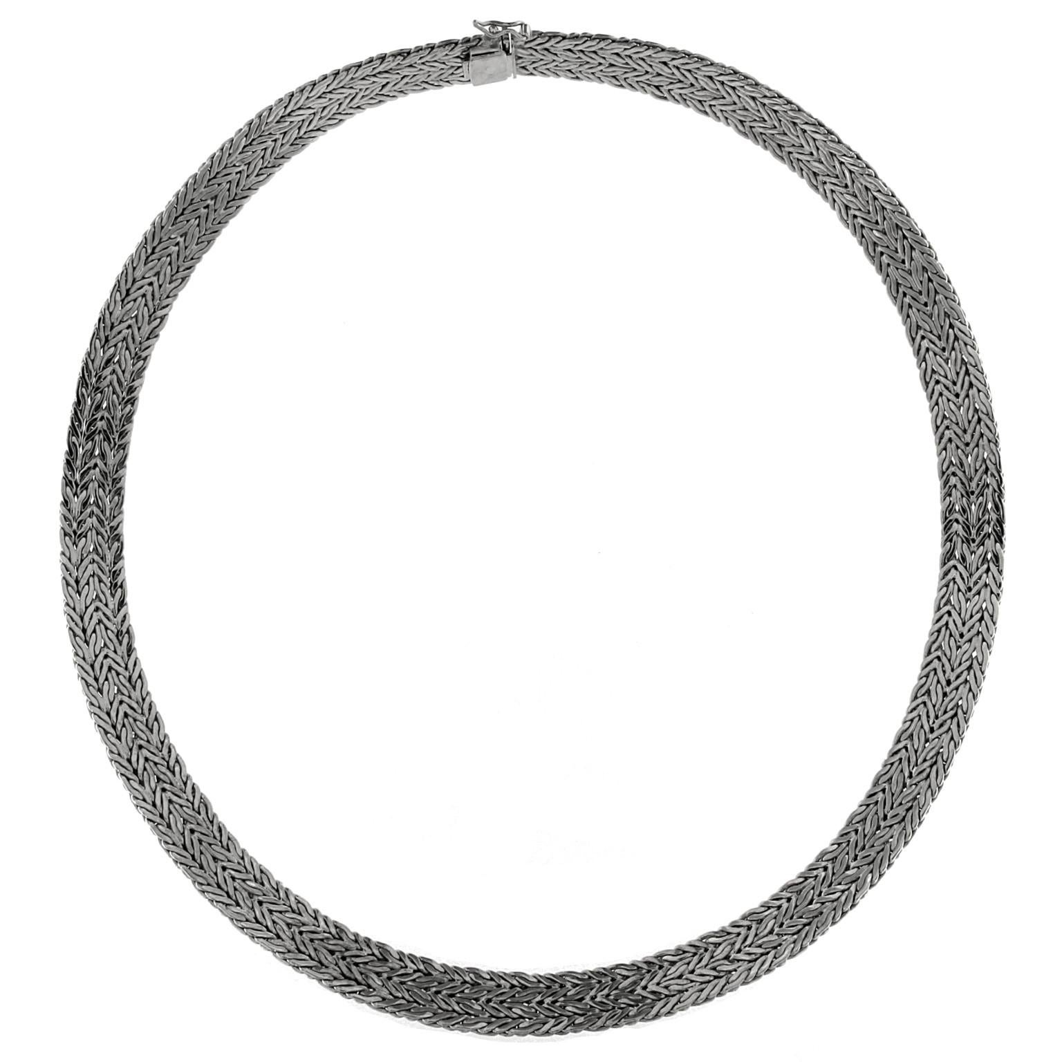 Taglio brillante Collana in oro bianco 18 carati con diamanti in vendita