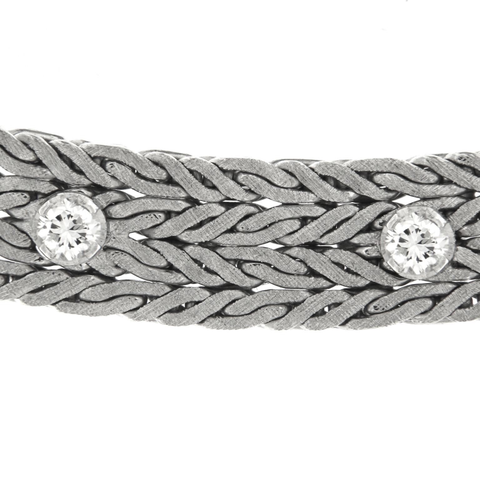Donna Collana in oro bianco 18 carati con diamanti in vendita