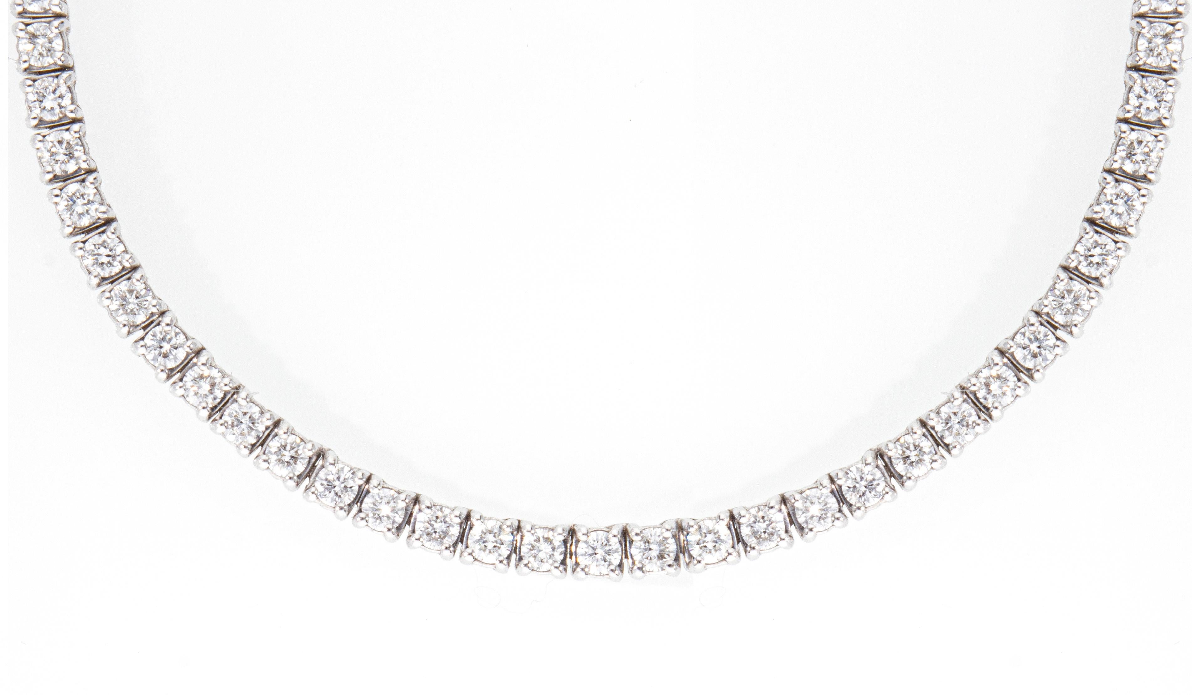 Necklace with 154 Brilliant Cut Diamonds, Total Carat Weight Ct 4.41 For Sale 7