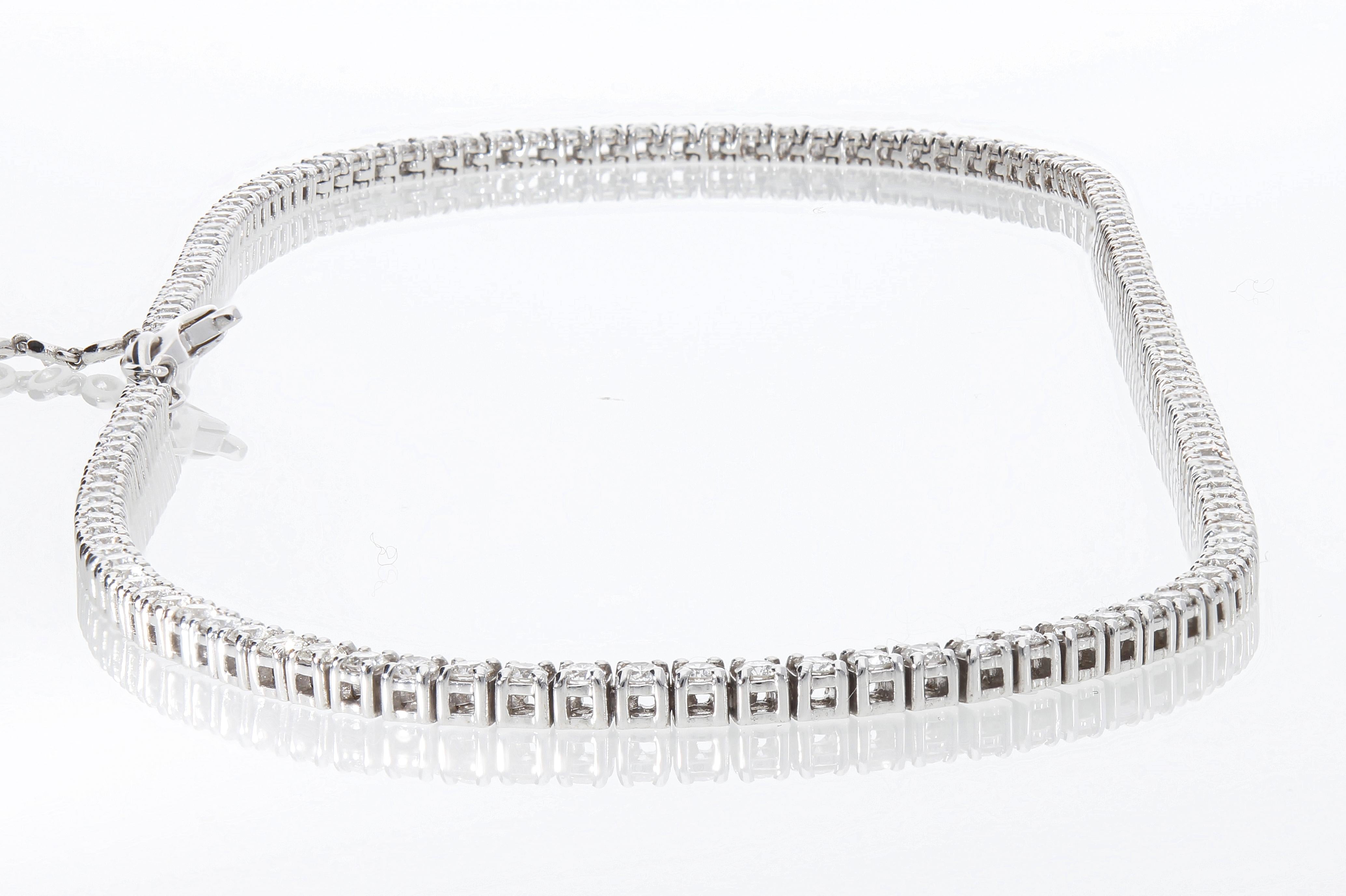 Necklace with 154 Brilliant Cut Diamonds, Total Carat Weight Ct 4.41 For Sale 2