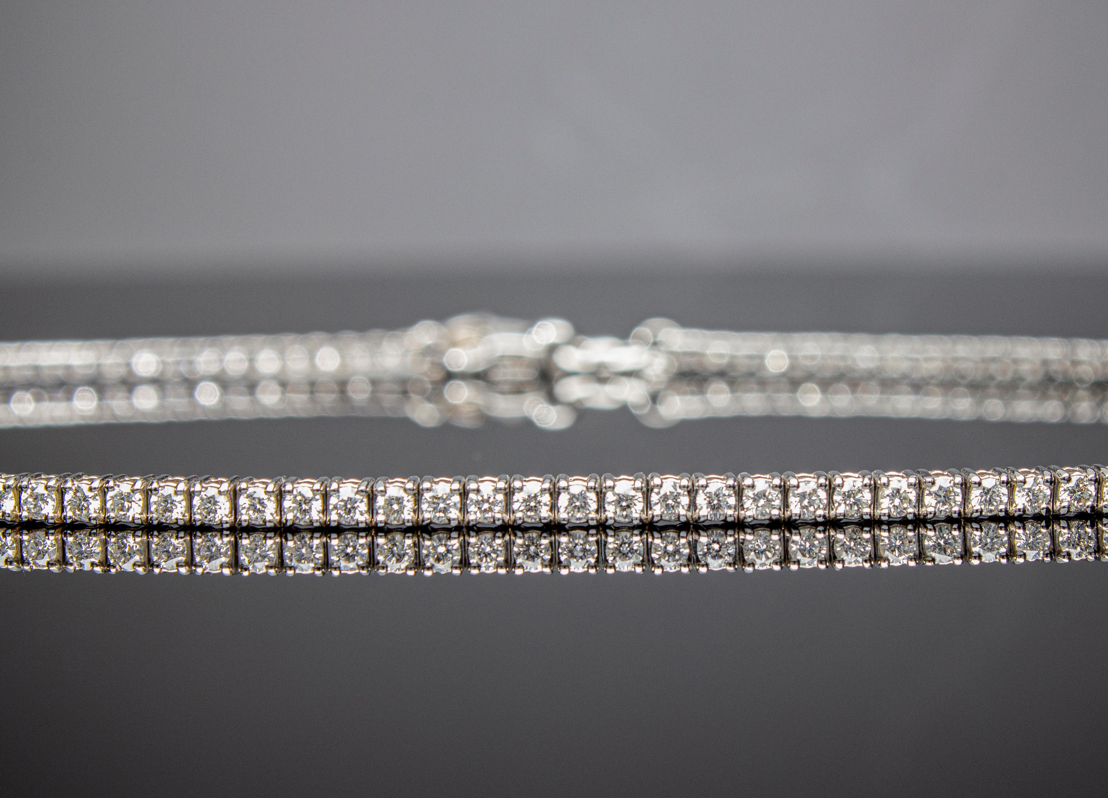 Necklace with 154 Brilliant Cut Diamonds, Total Carat Weight Ct 4.41 For Sale 3