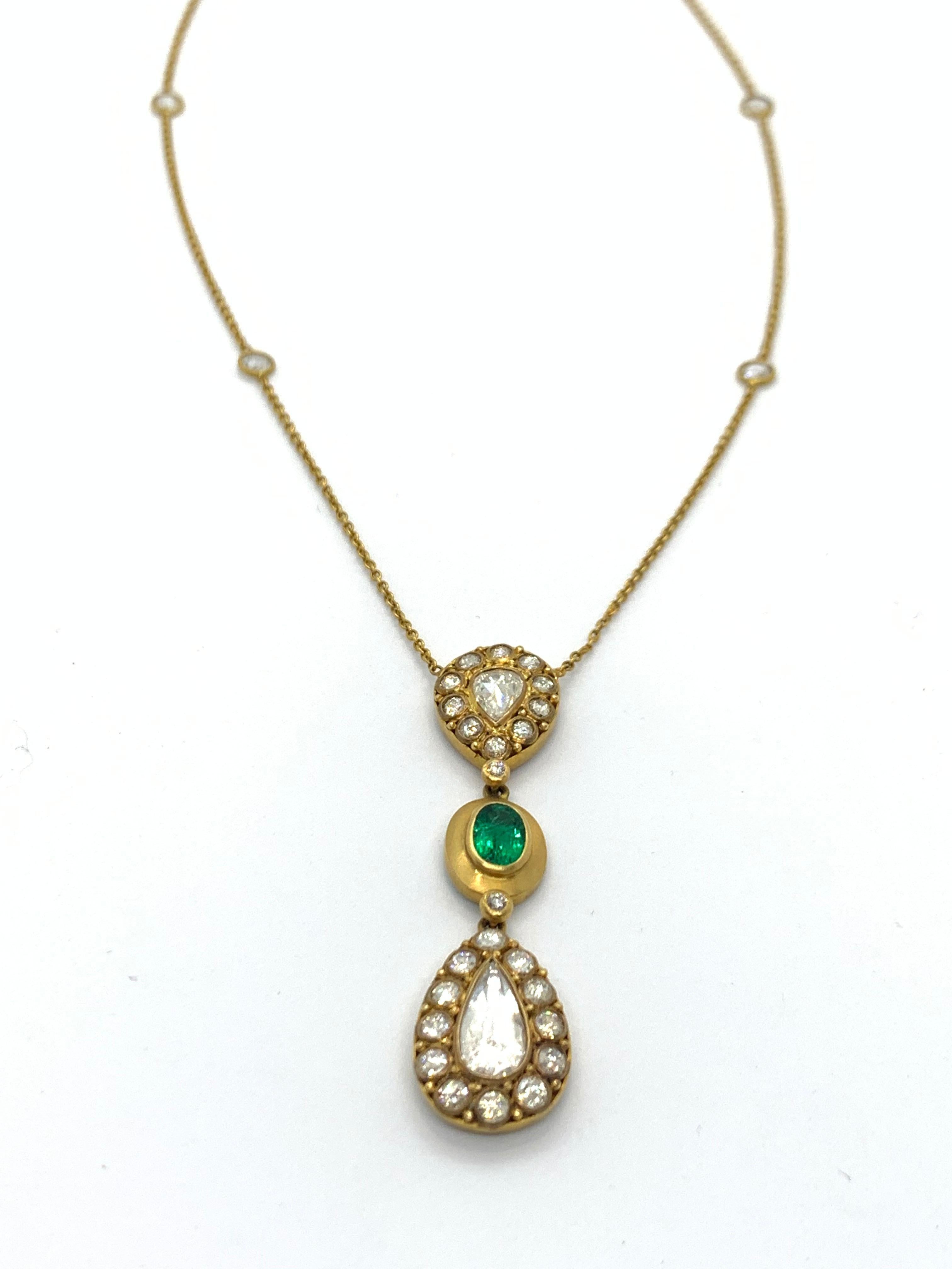 Women's Necklace with 2.28 Carats Diamonds and Emeralds Handcrafted in 18k Gold For Sale