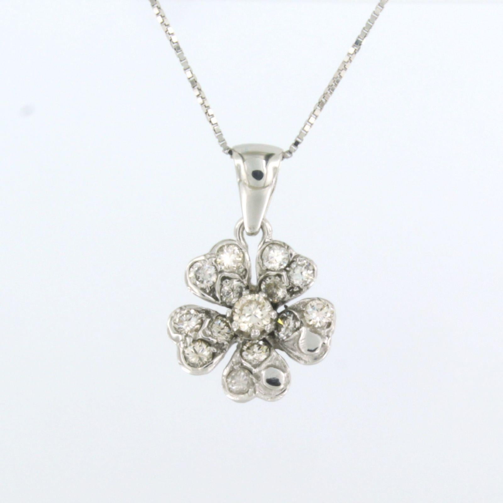 Whiting avec un pendentif serti de diamants taille brillant, or blanc 18 ct. en vente 1