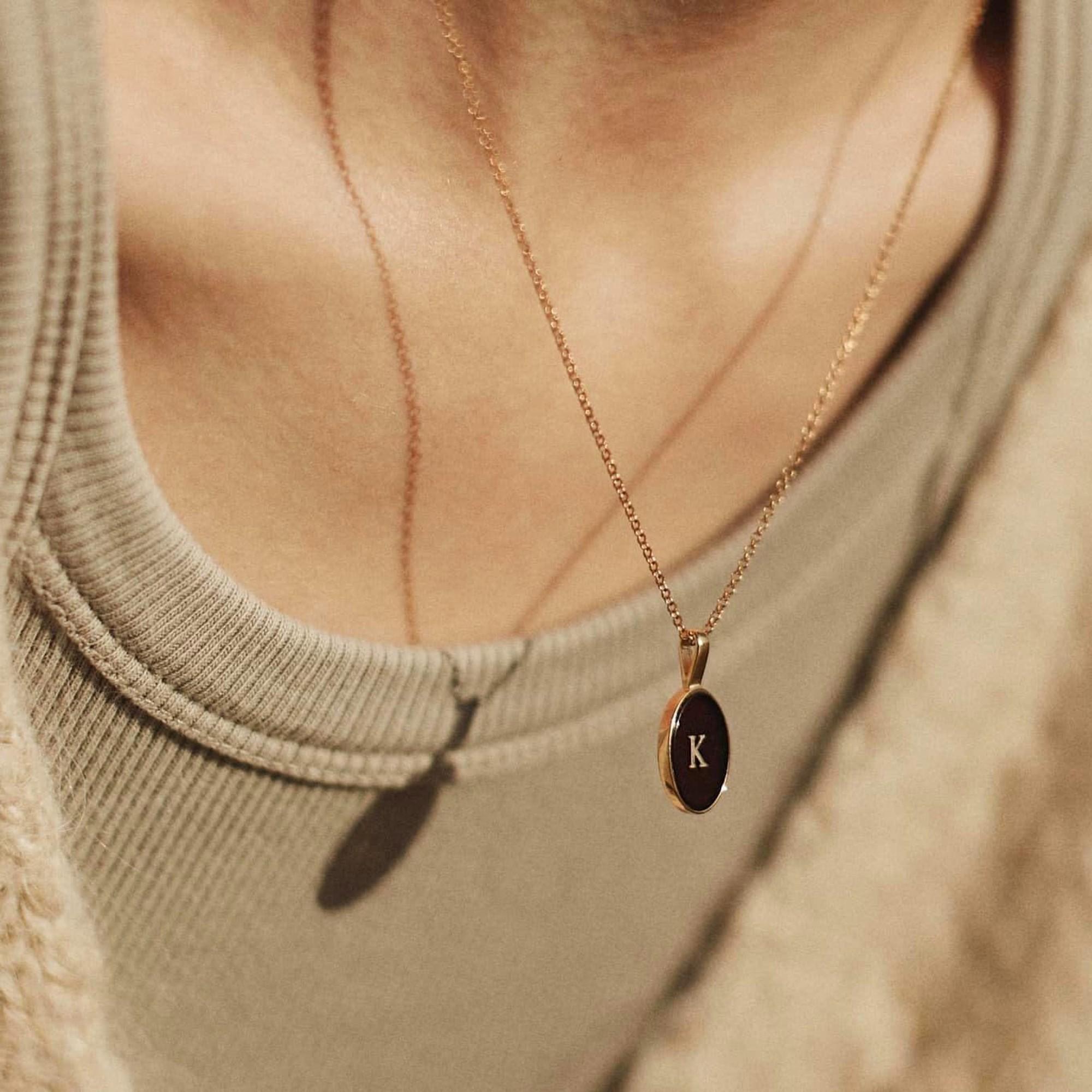 Necklace with amber pendant and name letter gold - M In New Condition For Sale In Gdynia, PL