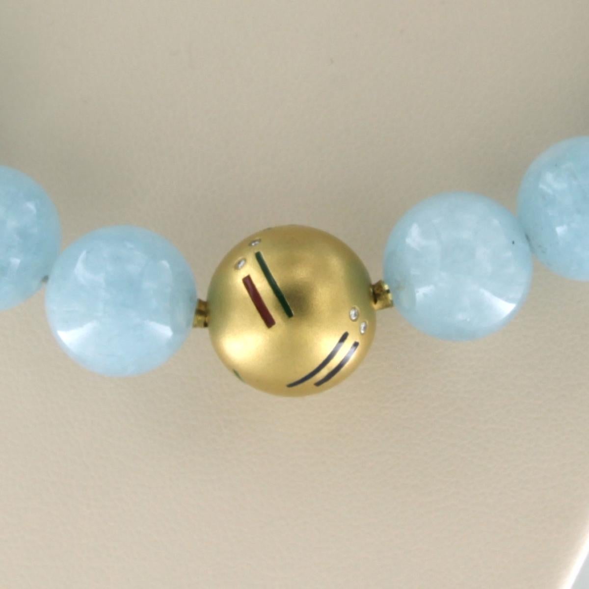 Taille brillant Collier en or jaune 18 carats avec amazonite, émail et diamants en vente