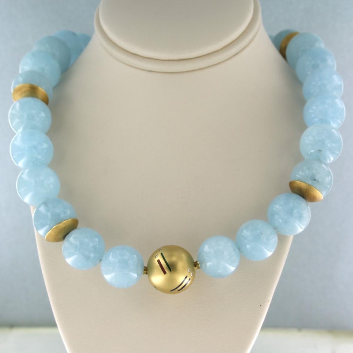 Collier en or jaune 18 carats avec amazonite, émail et diamants en vente 1