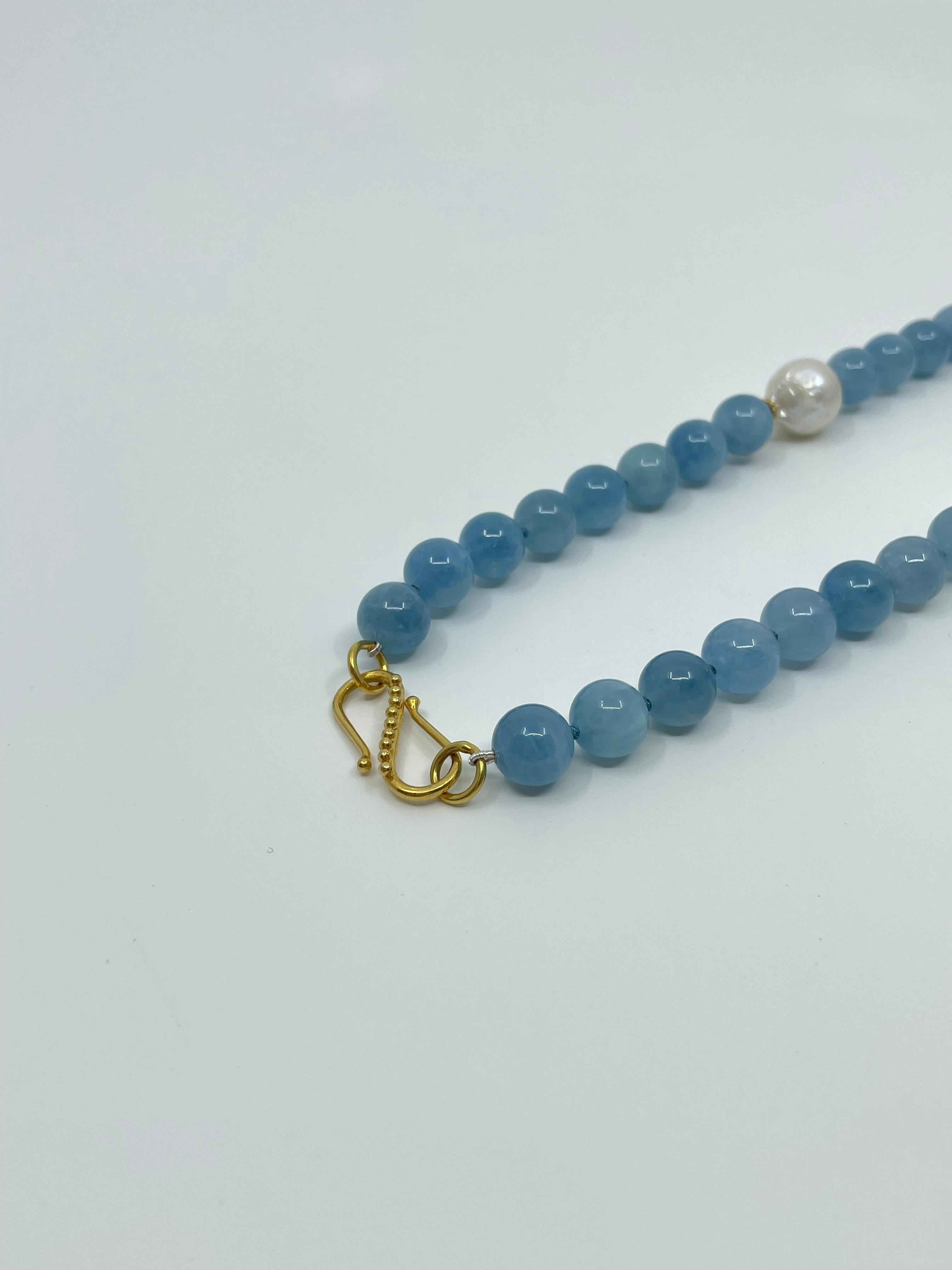 Necklace with Aquamarine, Kyanite, South Sea Pearls, Gold & 18K Gold For Sale 7
