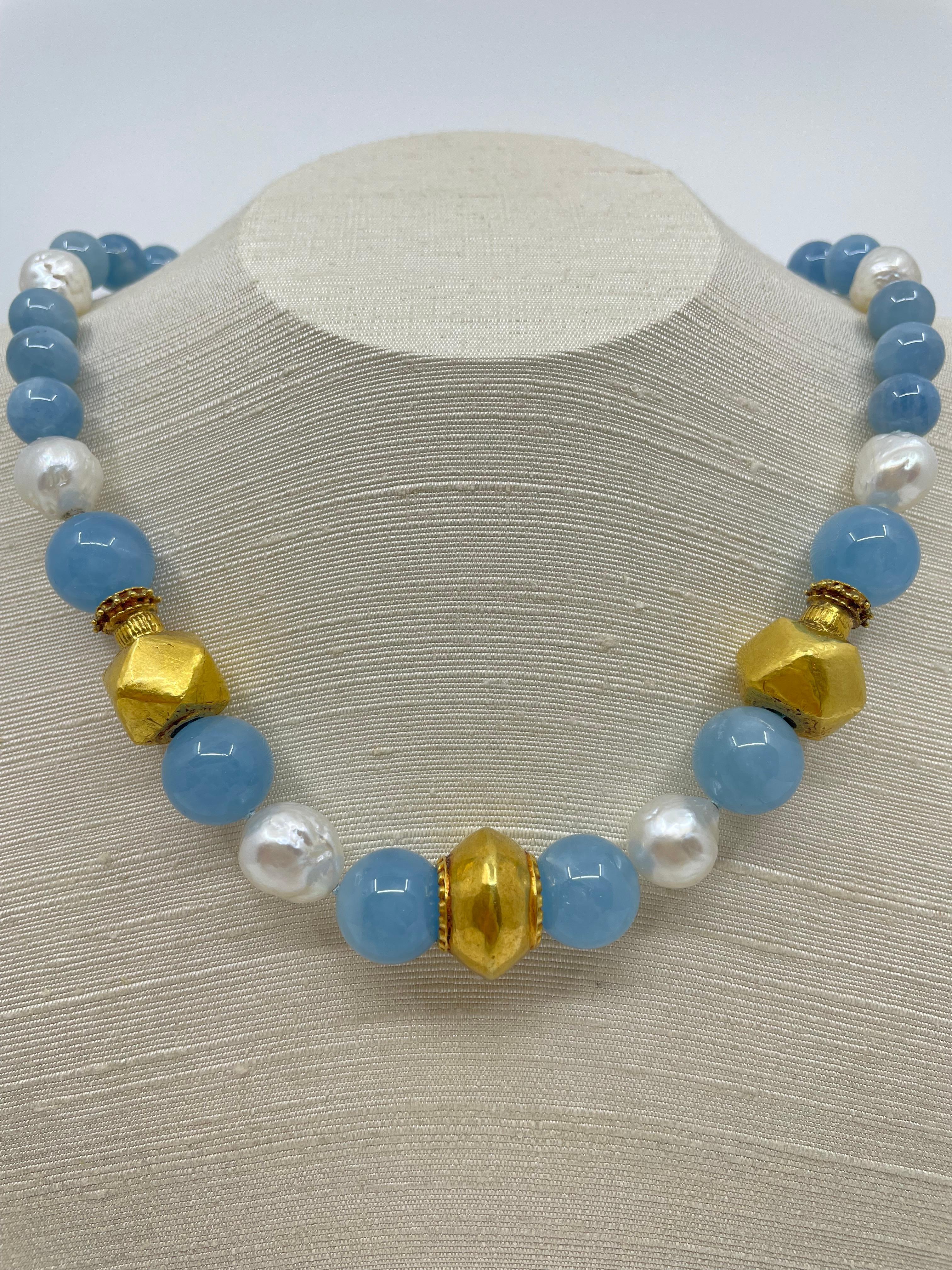 Perle Collier d'aigue-marine, de perles des mers du Sud, d'or et de perles en or massif 18 carats  en vente