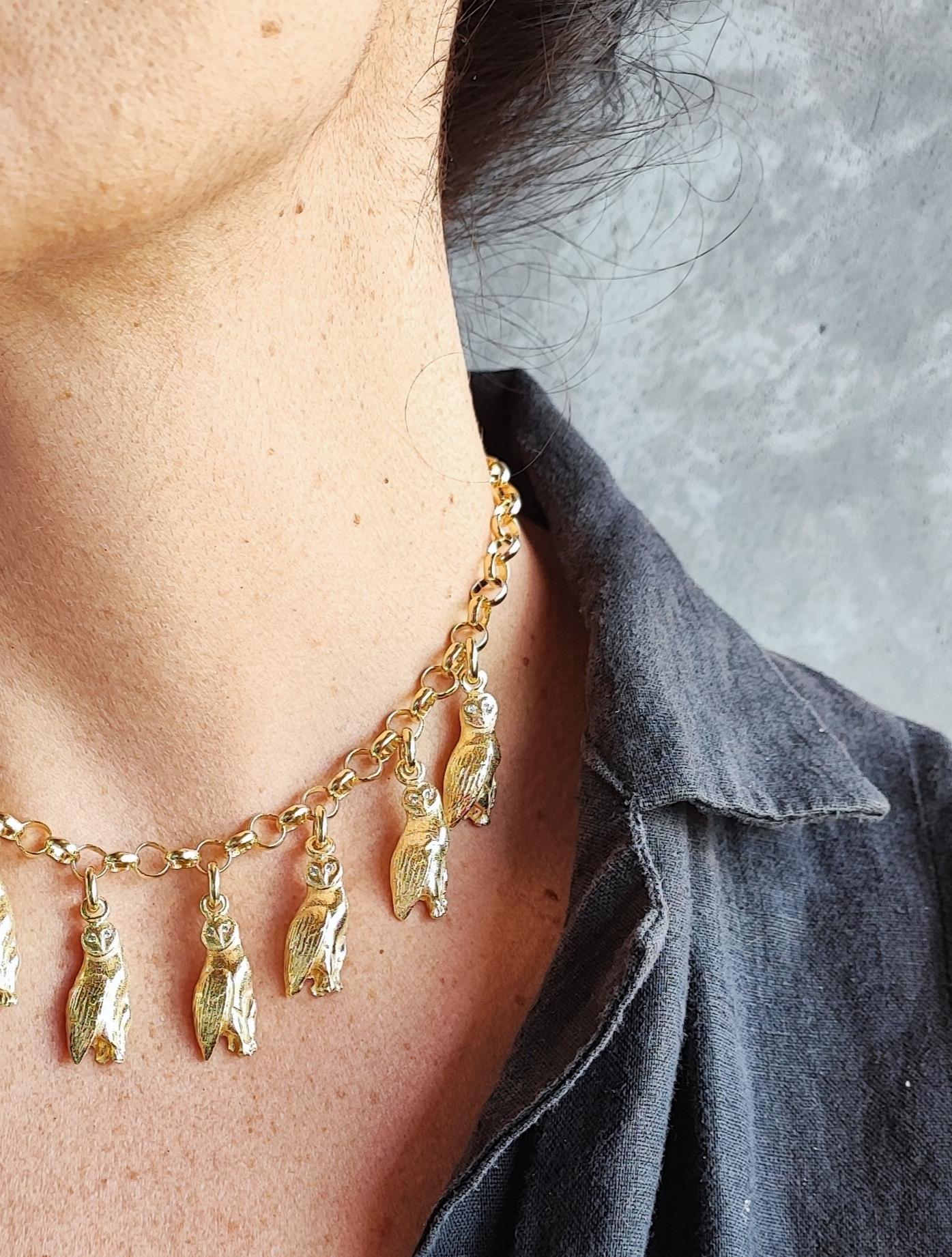 Collana con ciondoli a forma di barbagianni  placcatura oro 18kt e Diamanti in vendita 4