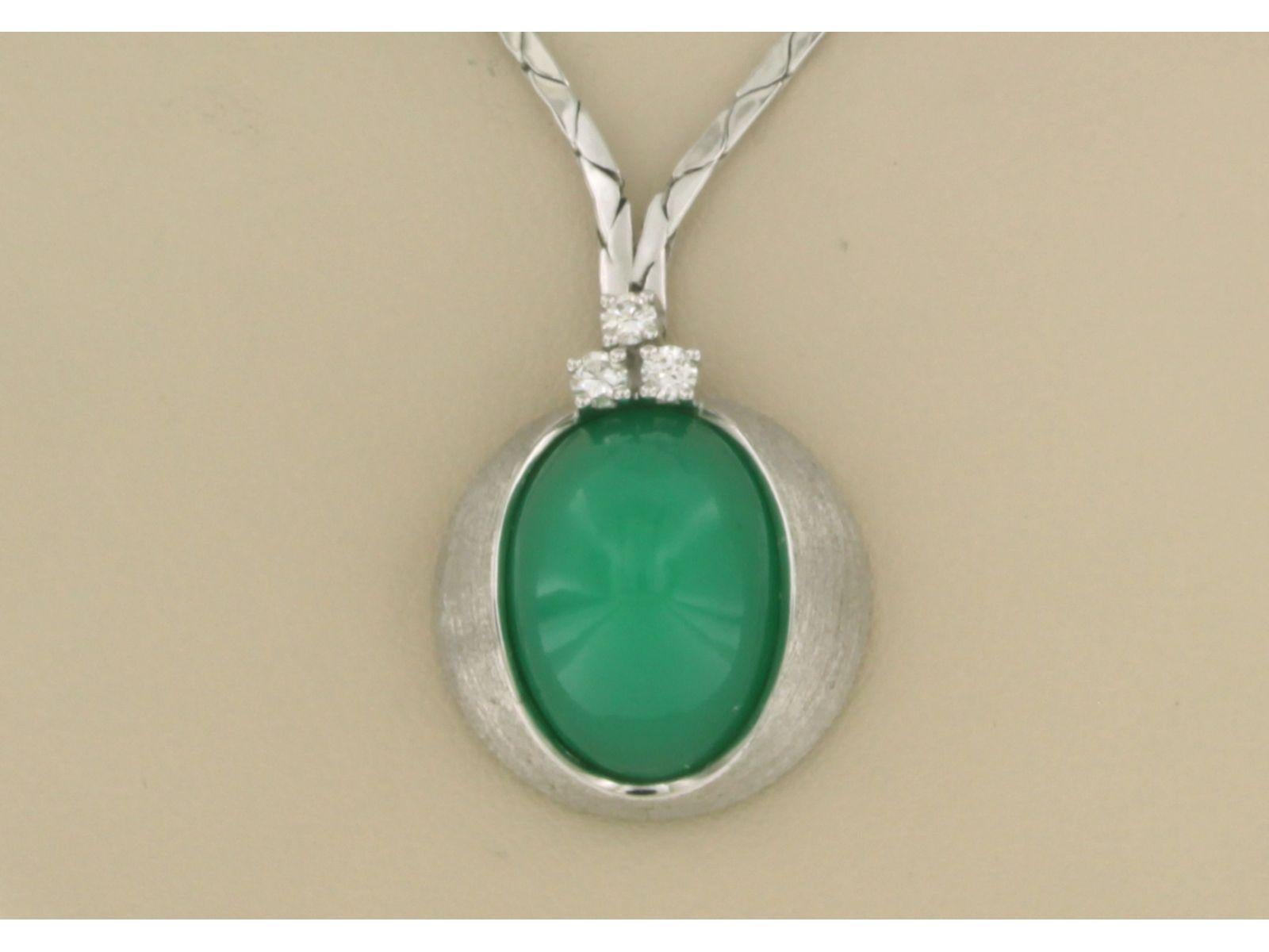 Brilliant Cut Necklace with chrysophrase and brilliant cut diamond - 16.2 gram, 14k white gold For Sale