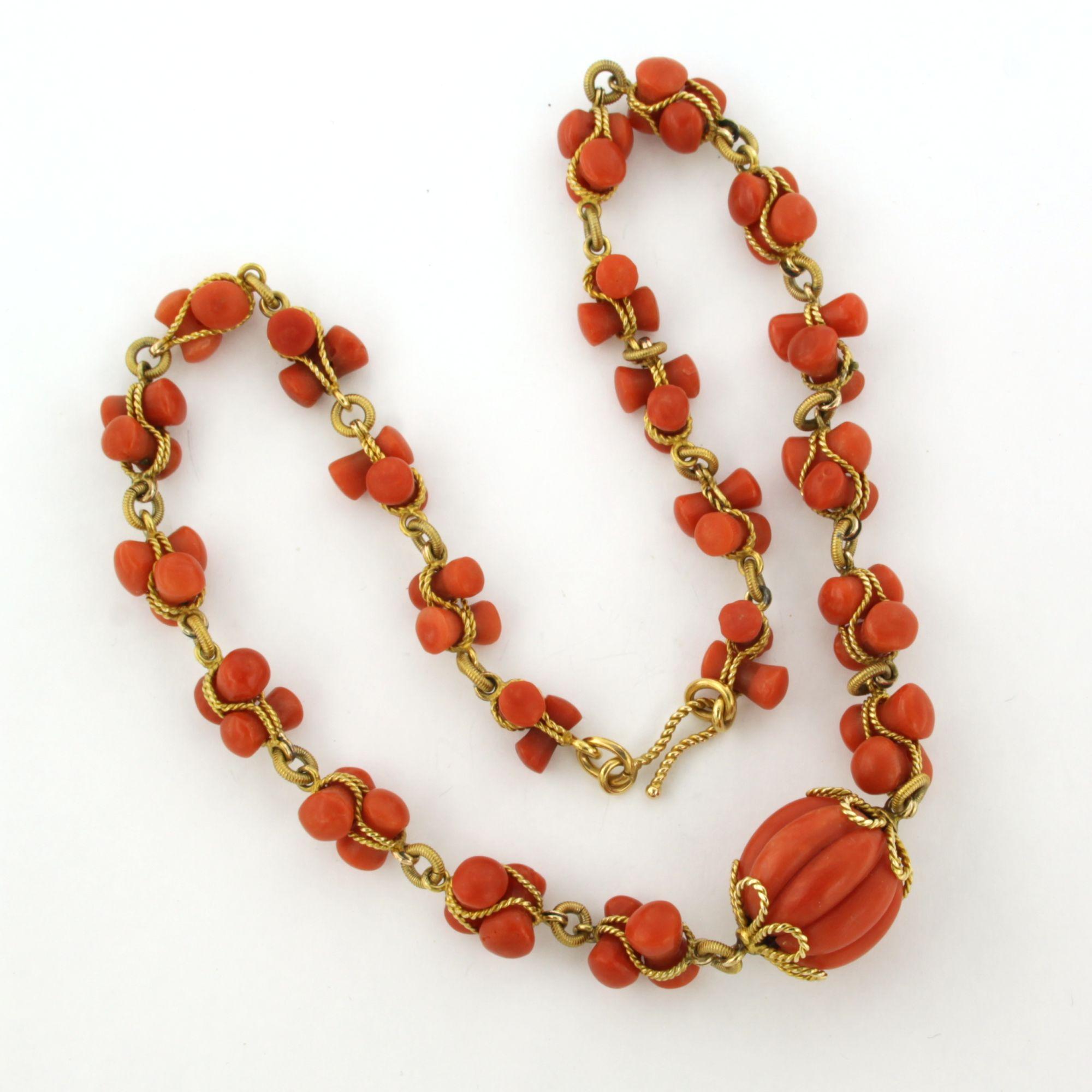 Cabochon Collana con corallo - Oro 18k - 50,8 grammi in vendita