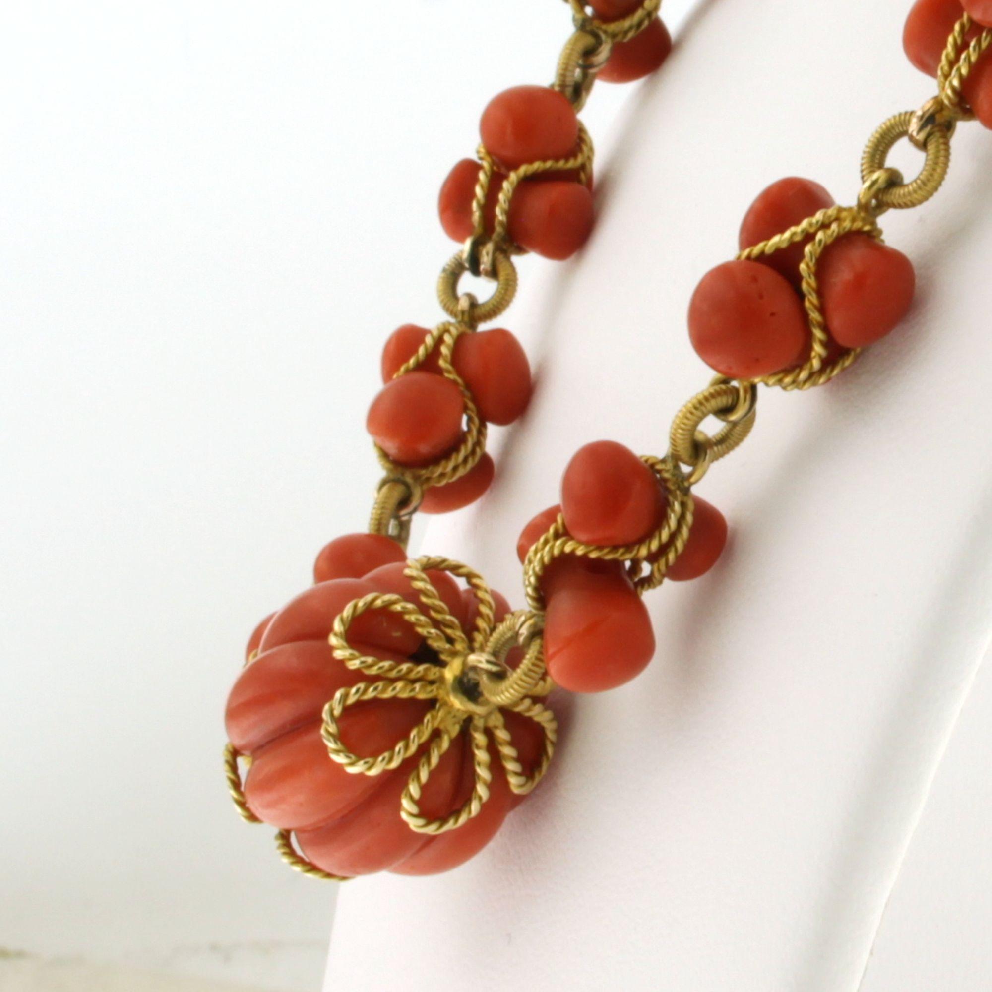 Donna Collana con corallo - Oro 18k - 50,8 grammi in vendita