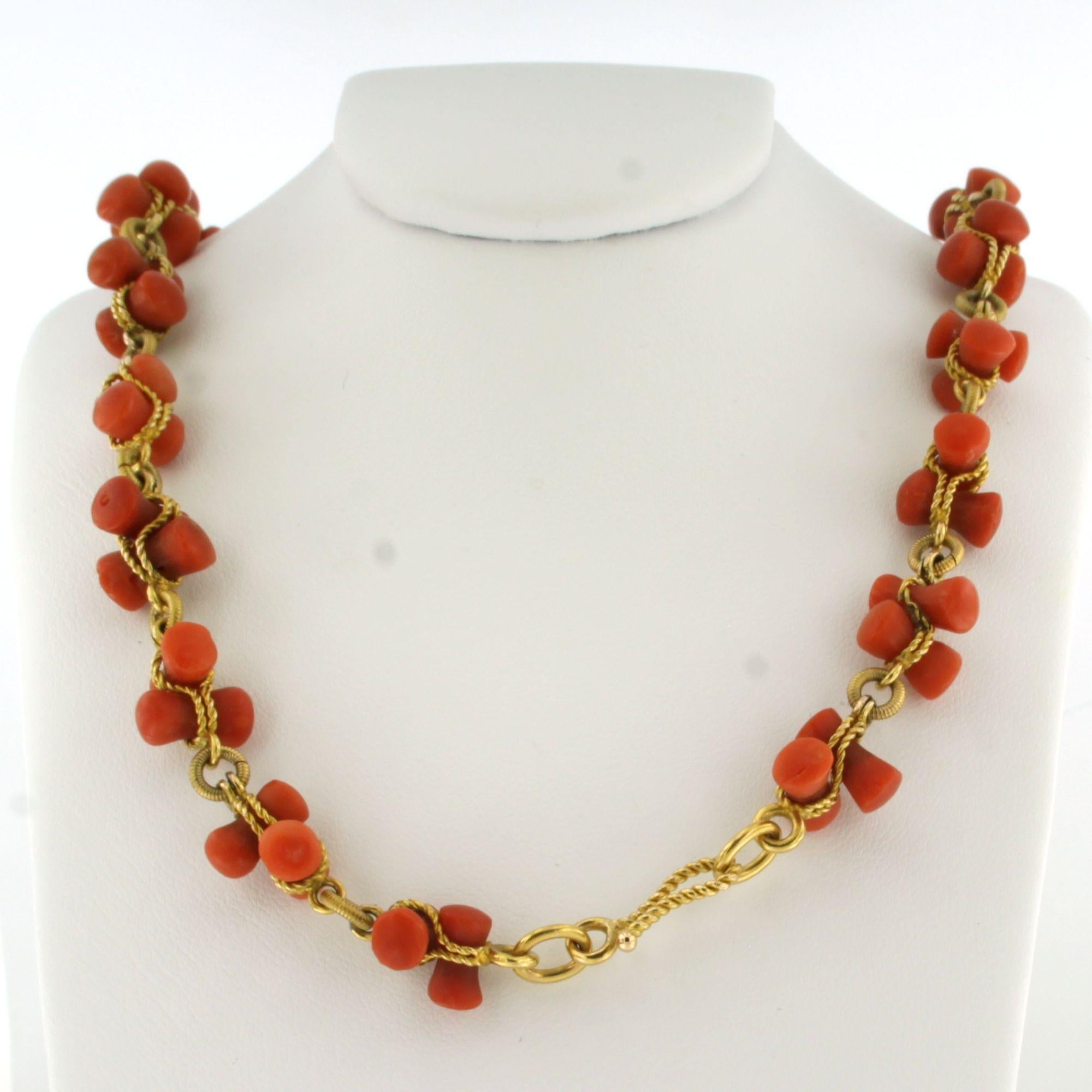 Collana con corallo - Oro 18k - 50,8 grammi in vendita 1