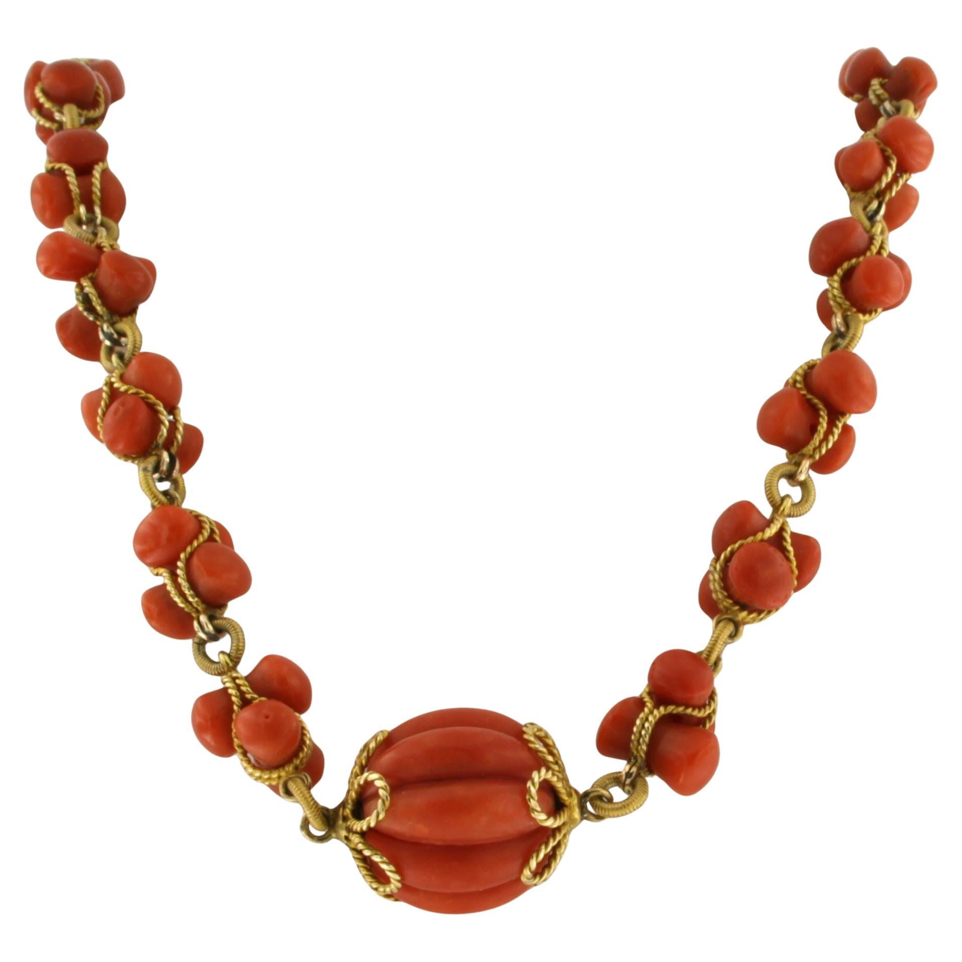 Collana con corallo - Oro 18k - 50,8 grammi