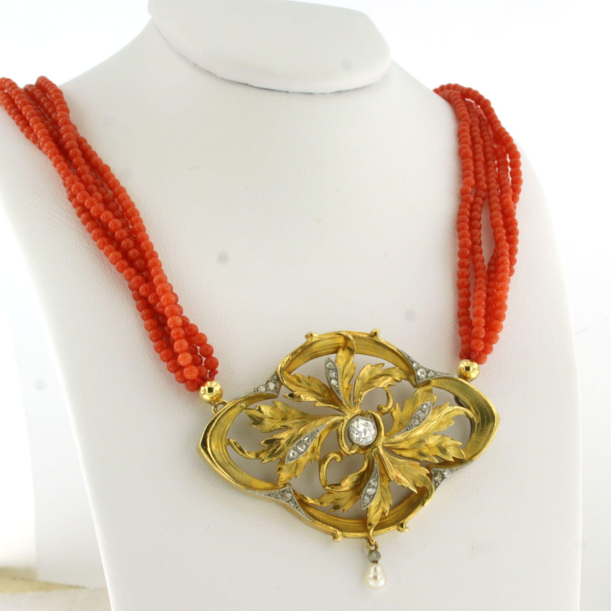 Collana con perle di corallo e diamanti fino a 0,55ct in oro 18k 17,1 grammi in vendita 2