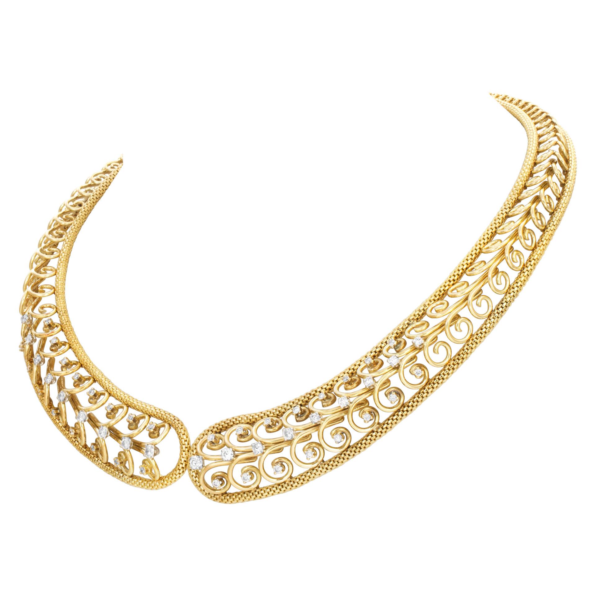 Women's Necklace with Diamond Accents in 18k Yellow Gold Swirl Link Choker For Sale